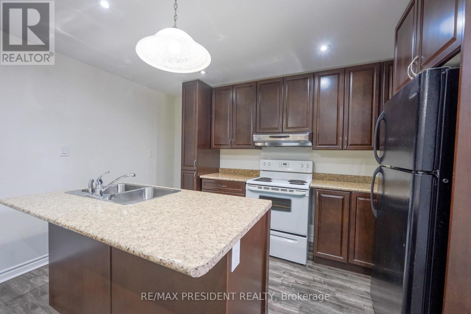 16 Bassett Crescent, Brampton, Ontario  L6X 5G2 - Photo 32 - W12906088