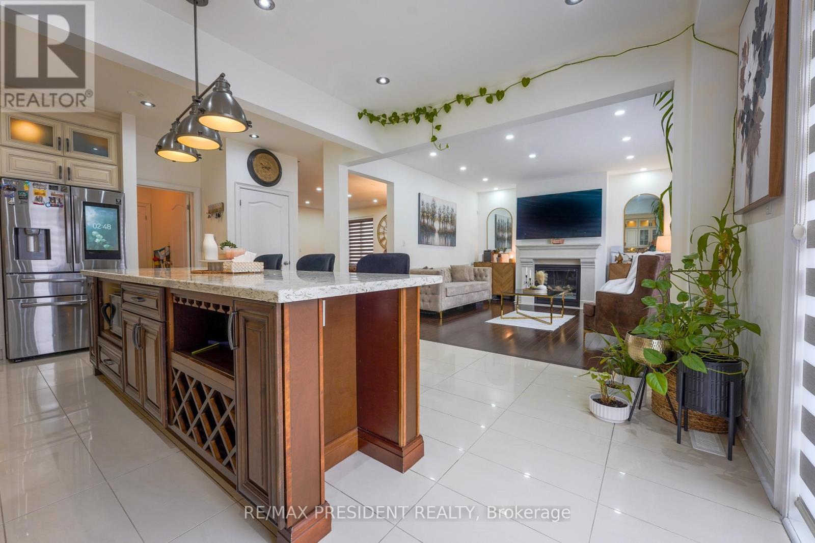 16 Bassett Crescent, Brampton, Ontario  L6X 5G2 - Photo 9 - W12906088