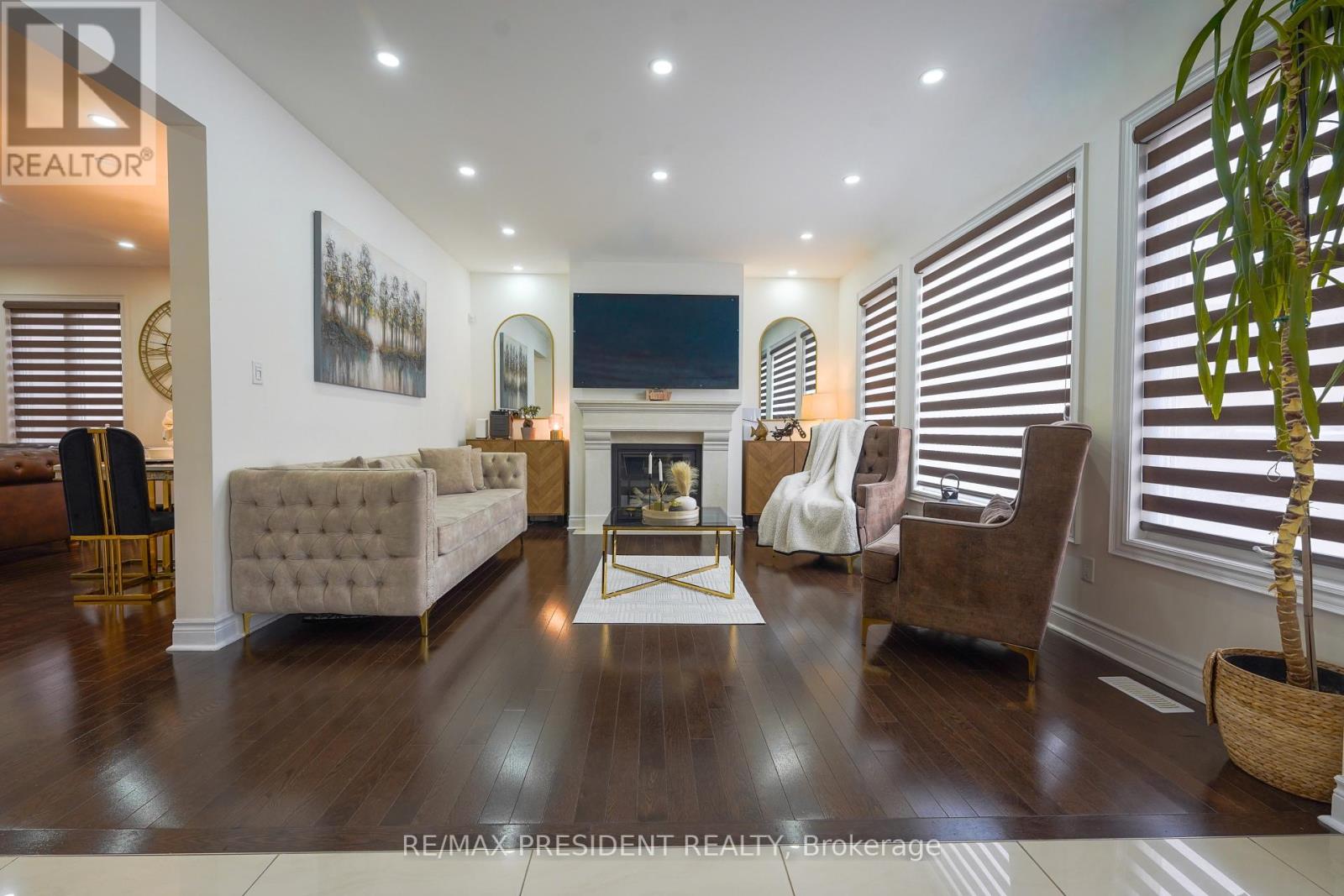 16 Bassett Crescent, Brampton, Ontario  L6X 5G2 - Photo 5 - W12906088