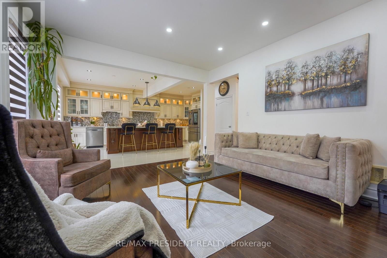 16 Bassett Crescent, Brampton, Ontario  L6X 5G2 - Photo 6 - W12906088