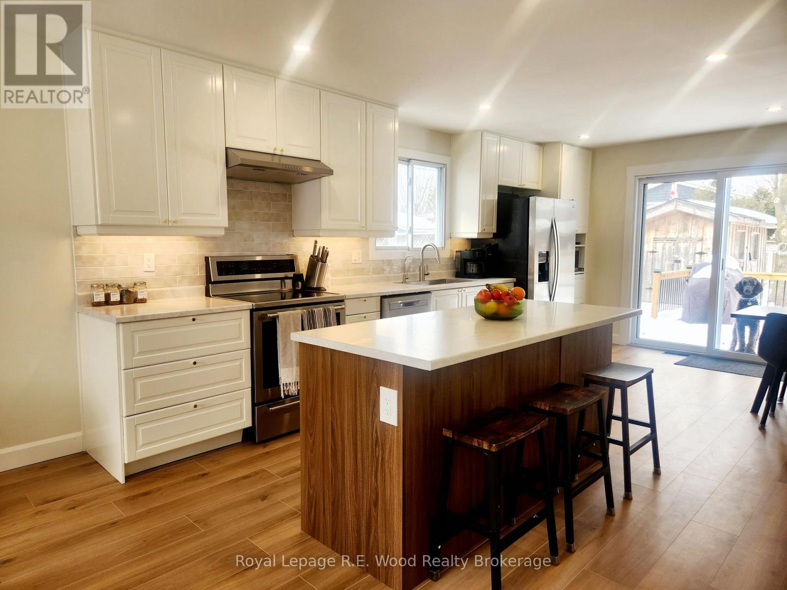 6 Centennial Avenue, Tillsonburg, Ontario  N4G 4R6 - Photo 2 - X12791338