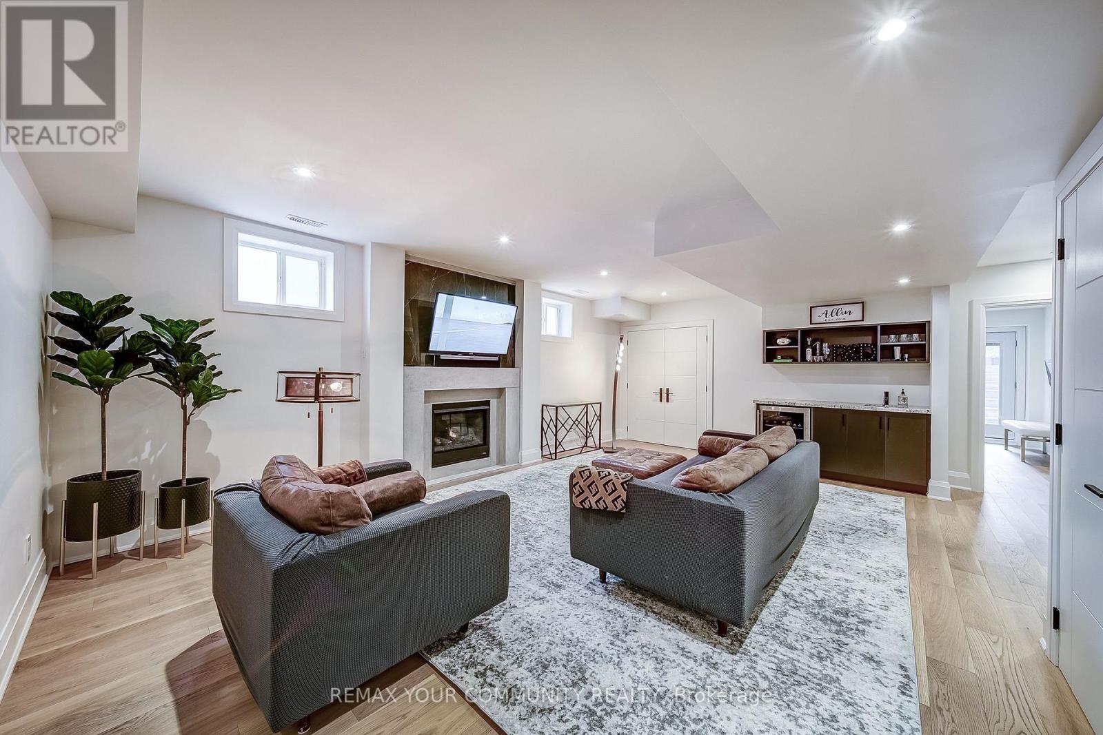 116 Lucas Street, Richmond Hill, Ontario  L4C 4P5 - Photo 36 - N12882554