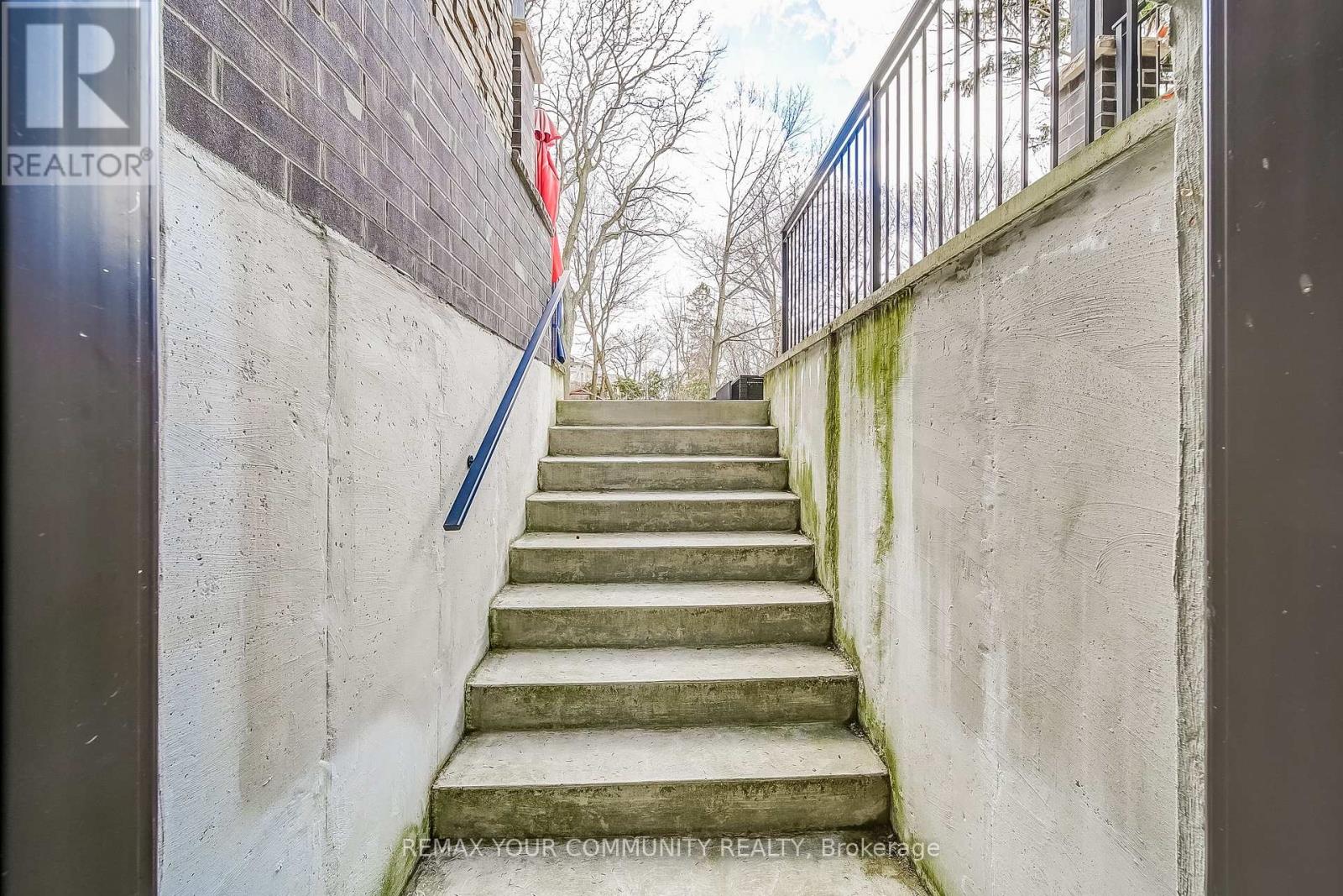 116 Lucas Street, Richmond Hill, Ontario  L4C 4P5 - Photo 41 - N12882554