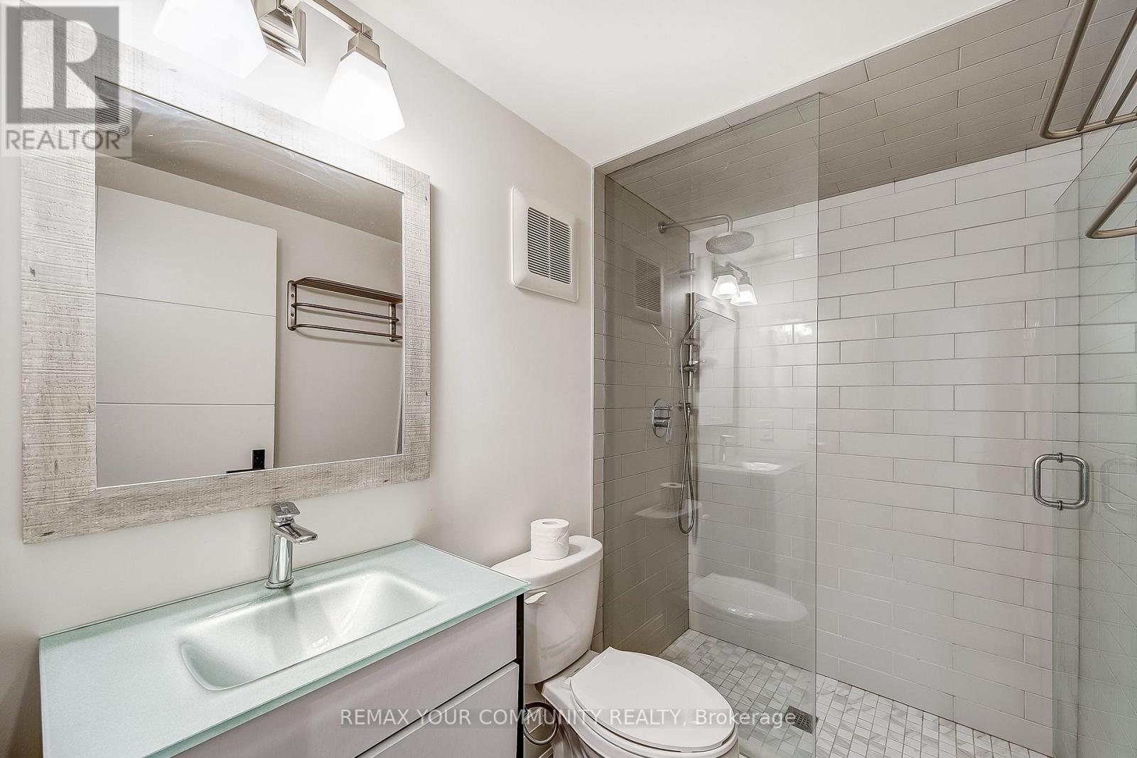 116 Lucas Street, Richmond Hill, Ontario  L4C 4P5 - Photo 39 - N12882554