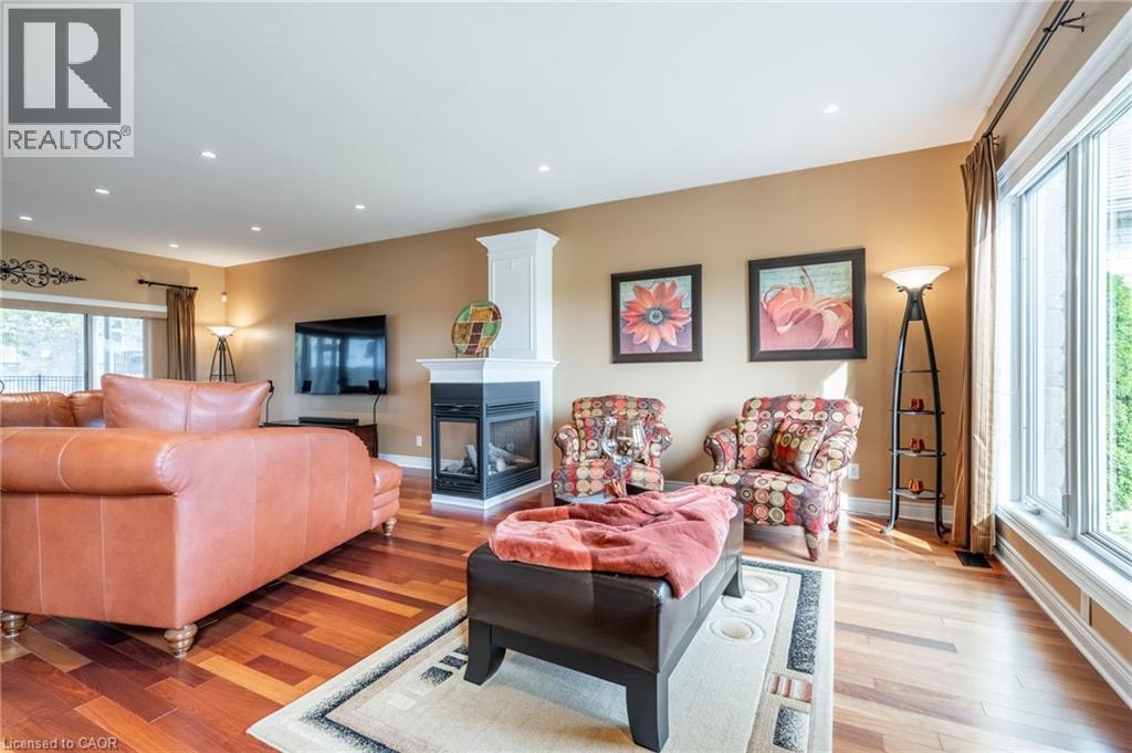 8881 Joseph Court, Niagara Falls, Ontario  L2H 3P1 - Photo 12 - 40812357