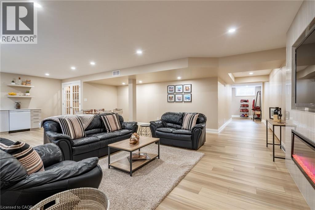 8881 Joseph Court, Niagara Falls, Ontario  L2H 3P1 - Photo 38 - 40812357