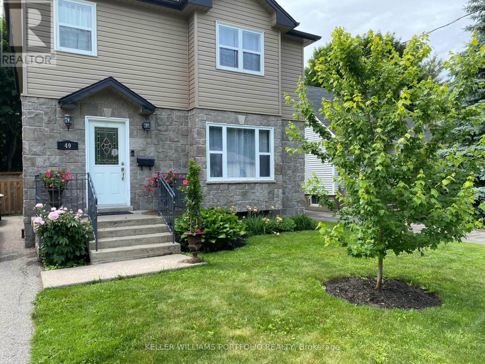 49 DOLPHIN DRIVE, Toronto, Ontario