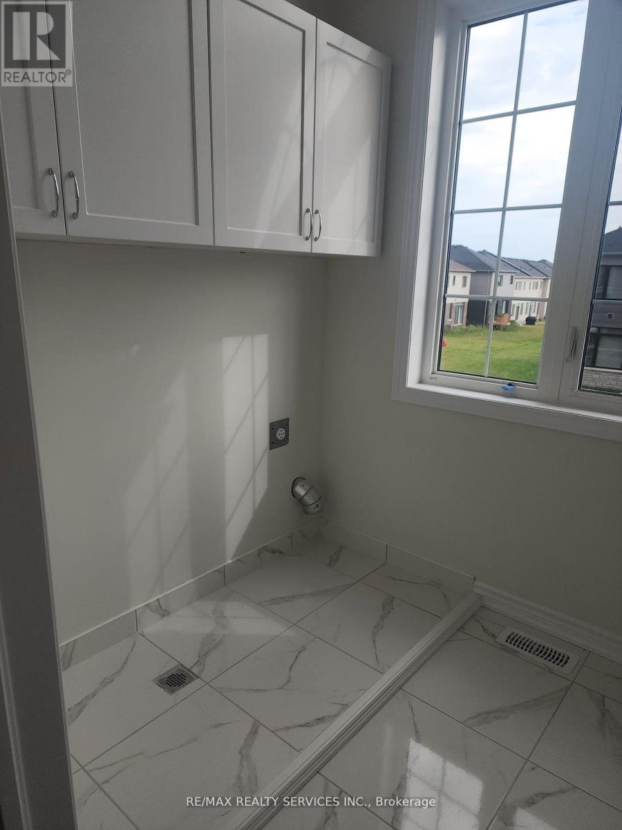 69 Durham Avenue, Barrie, Ontario L9J 0W7 - Photo 12 - S12907438