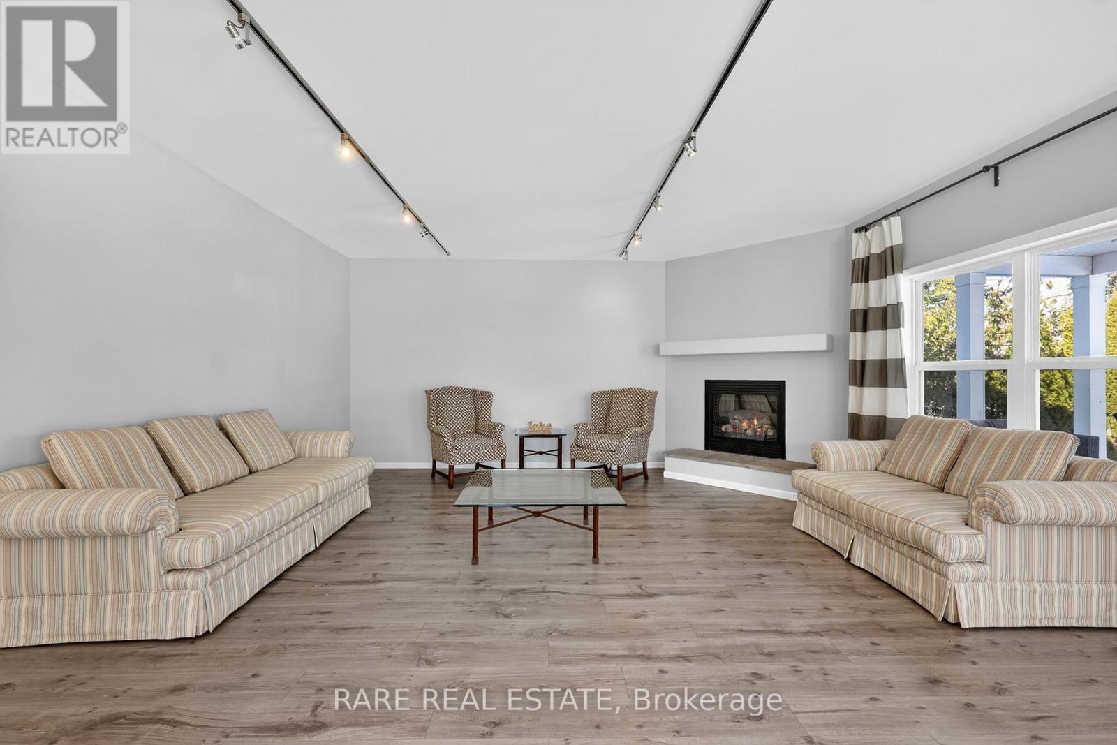 1231 Temple Avenue, Innisfil, Ontario  L0L 1C0 - Photo 11 - N12864386