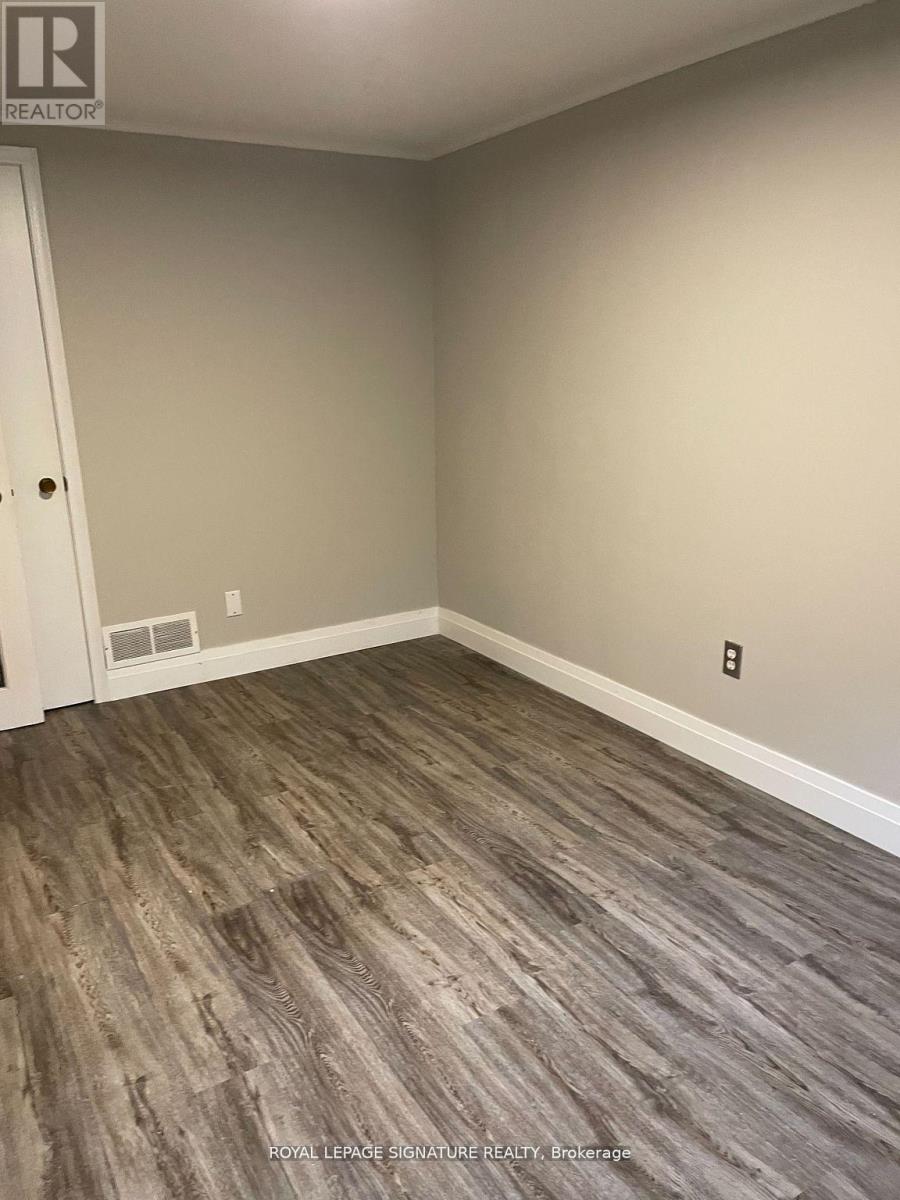 Lower - 1566 Northmount Avenue, Mississauga, Ontario  L5E 1Z1 - Photo 7 - W12907450