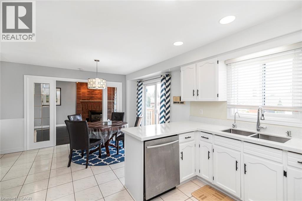 39 Guildwood Drive, Hamilton, Ontario  L9C 6S3 - Photo 12 - 40812501