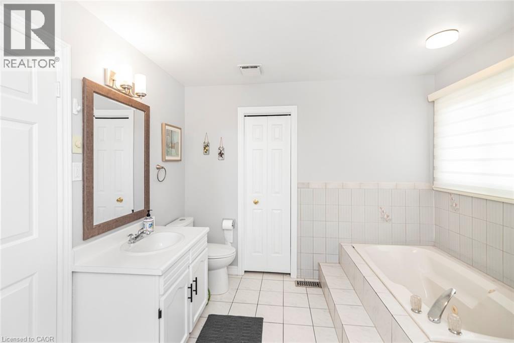 39 Guildwood Drive, Hamilton, Ontario  L9C 6S3 - Photo 29 - 40812501