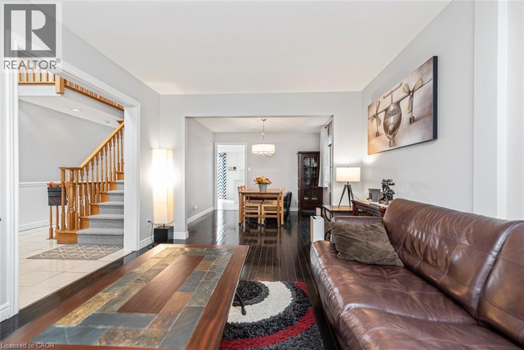 39 Guildwood Drive, Hamilton, Ontario  L9C 6S3 - Photo 5 - 40812501