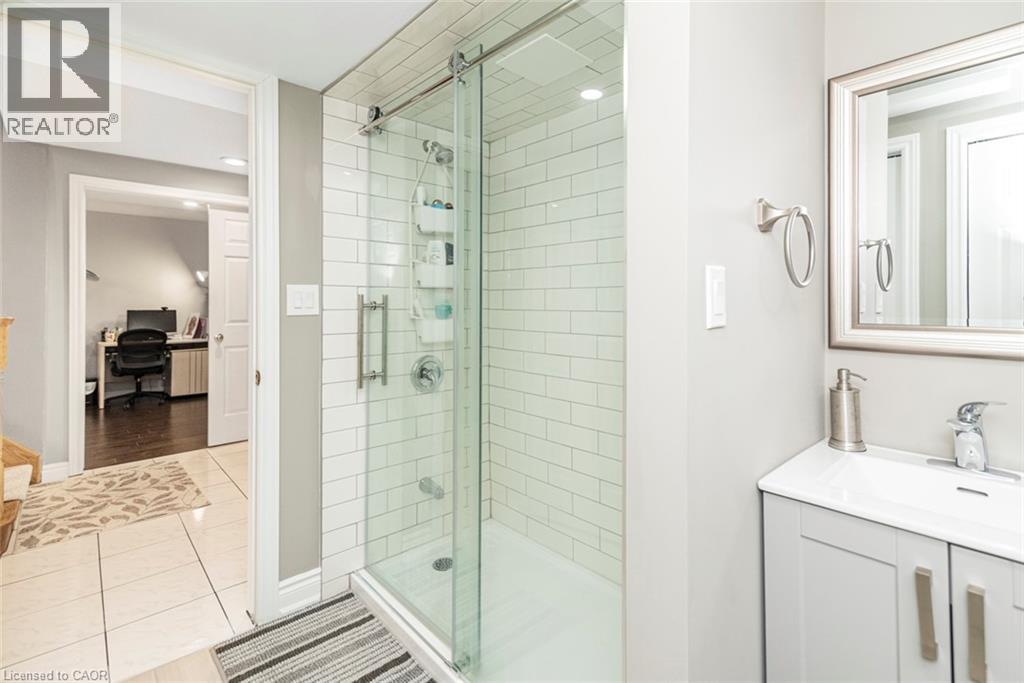 39 Guildwood Drive, Hamilton, Ontario  L9C 6S3 - Photo 33 - 40812501