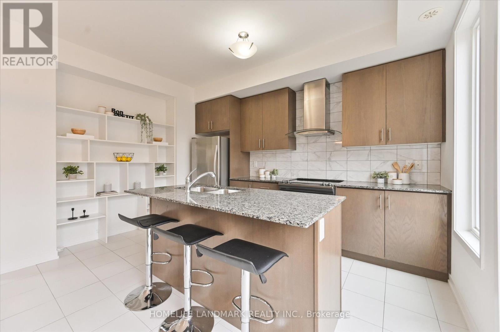 164 Salterton Circle, Vaughan, Ontario  L6A 4Z2 - Photo 10 - N12904912