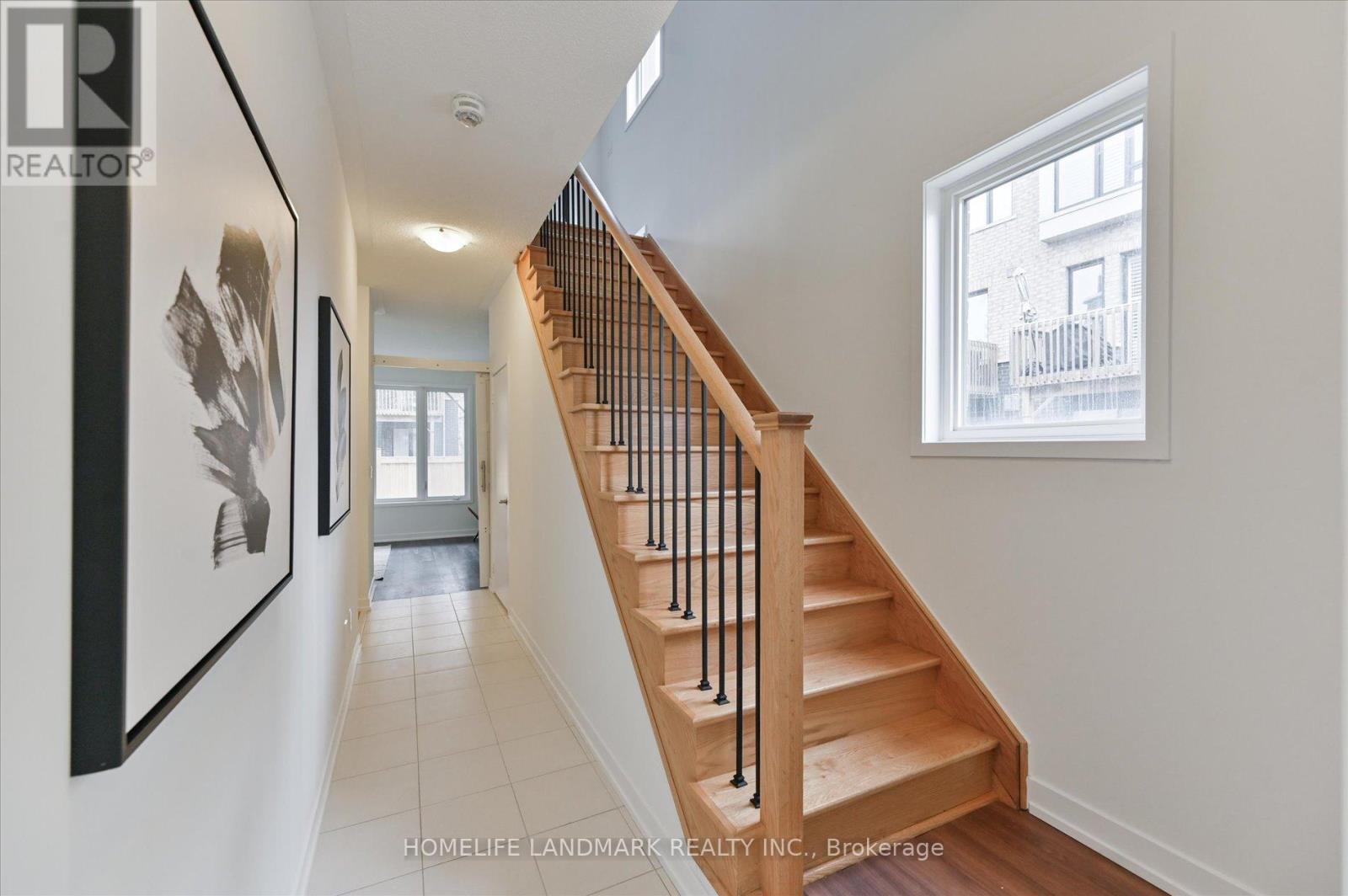 164 Salterton Circle, Vaughan, Ontario  L6A 4Z2 - Photo 2 - N12904912