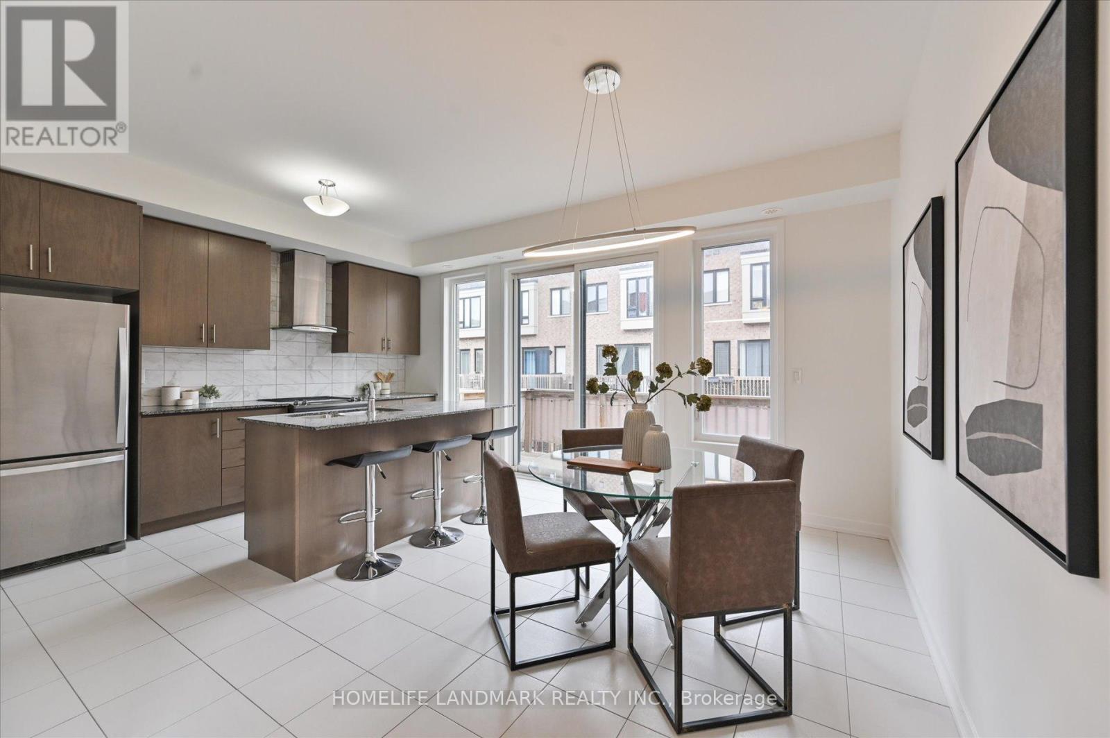 164 Salterton Circle, Vaughan, Ontario  L6A 4Z2 - Photo 8 - N12904912