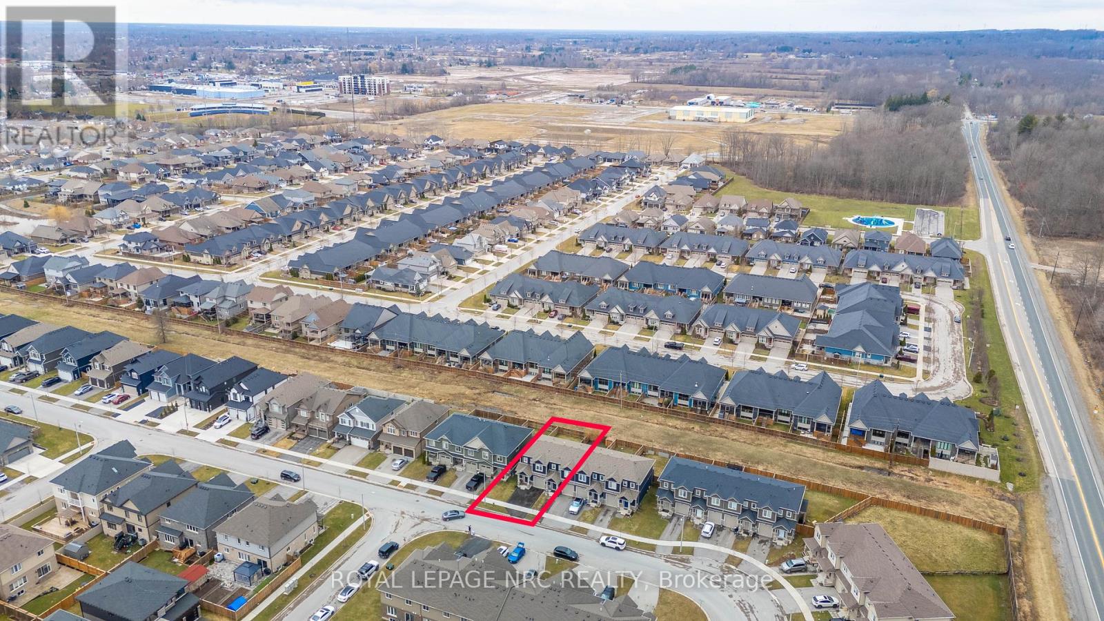 43 Wilkerson Street, Thorold, Ontario  L2V 0G4 - Photo 3 - X12907478