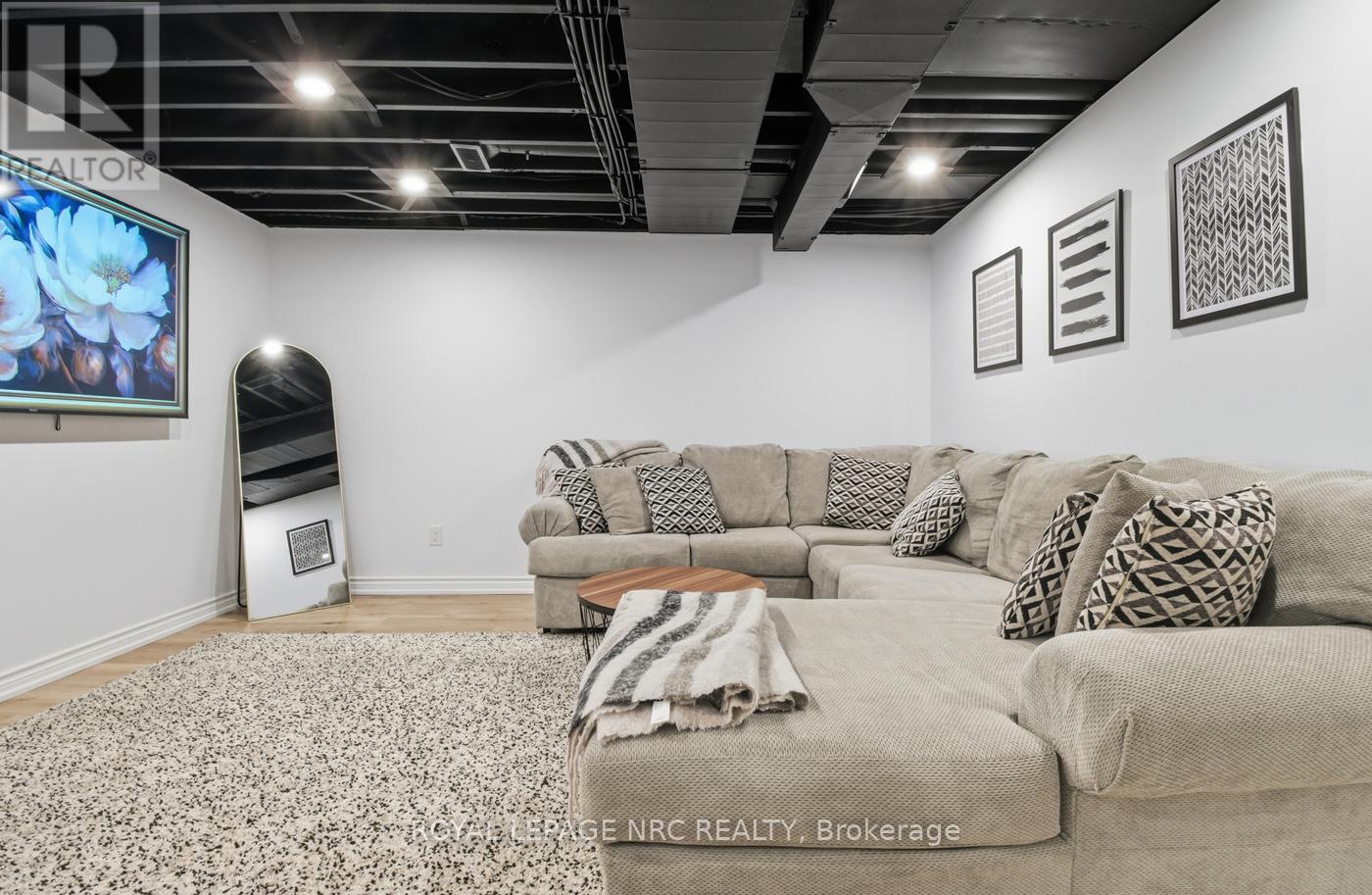 43 Wilkerson Street, Thorold, Ontario  L2V 0G4 - Photo 33 - X12907478