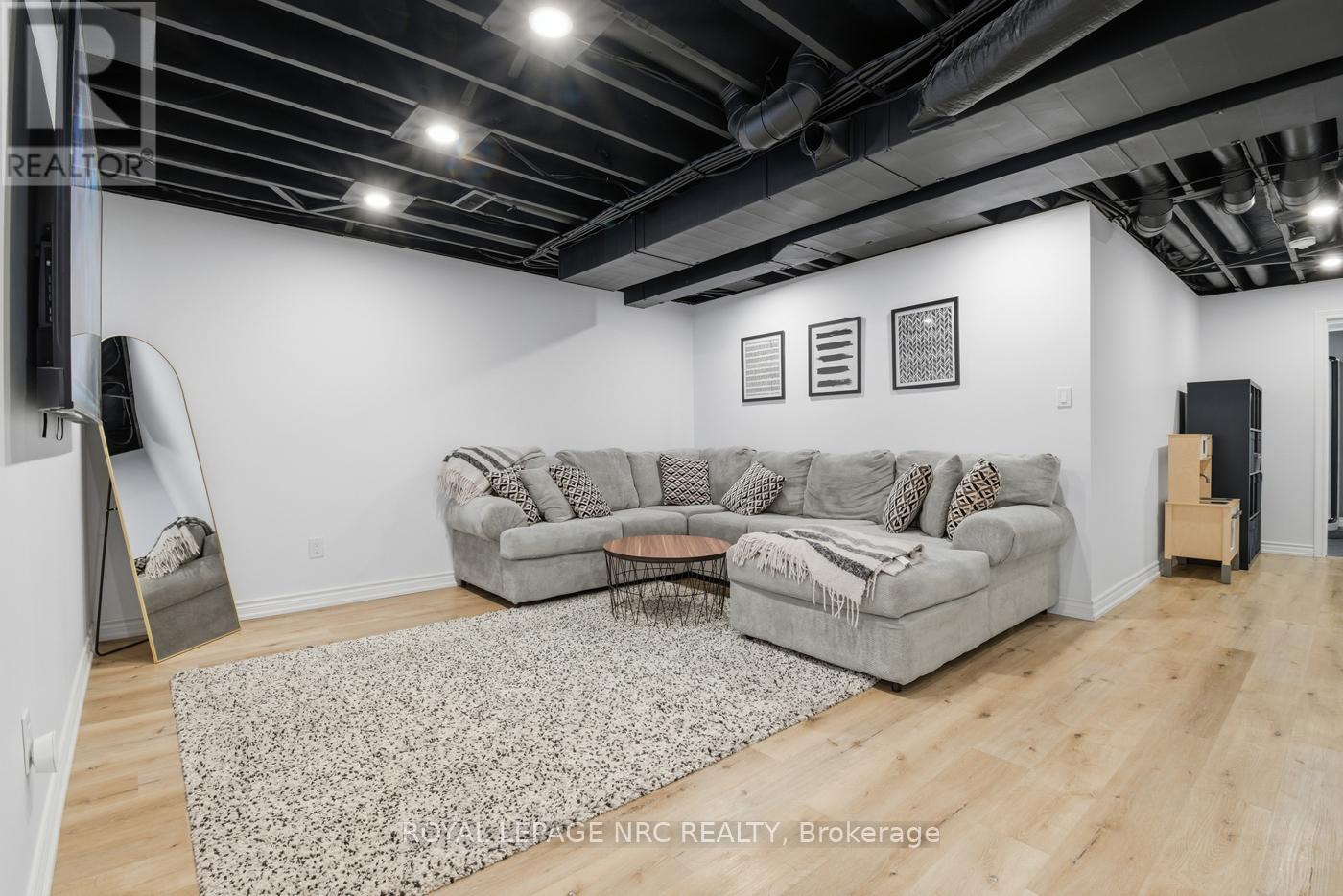 43 Wilkerson Street, Thorold, Ontario  L2V 0G4 - Photo 34 - X12907478