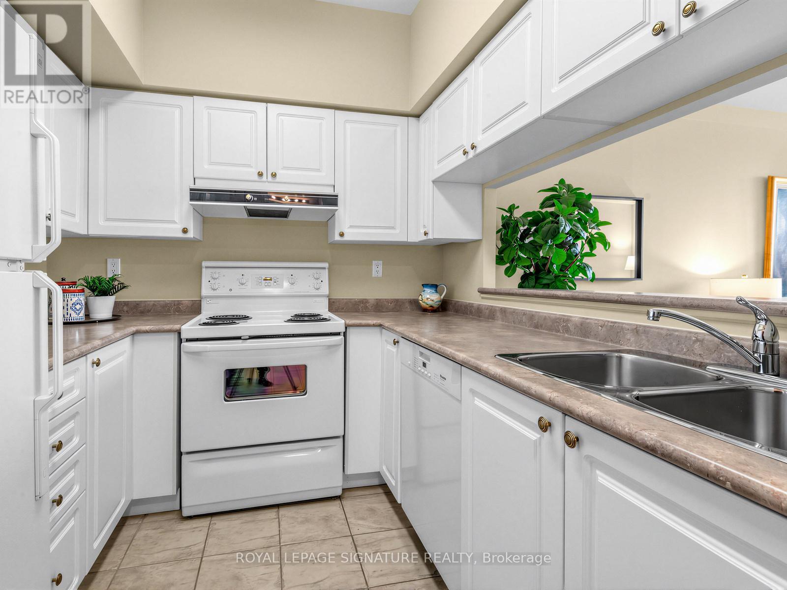 507 - 800 Sheppard Avenue W, Toronto, Ontario  M3H 6B4 - Photo 5 - C12899262