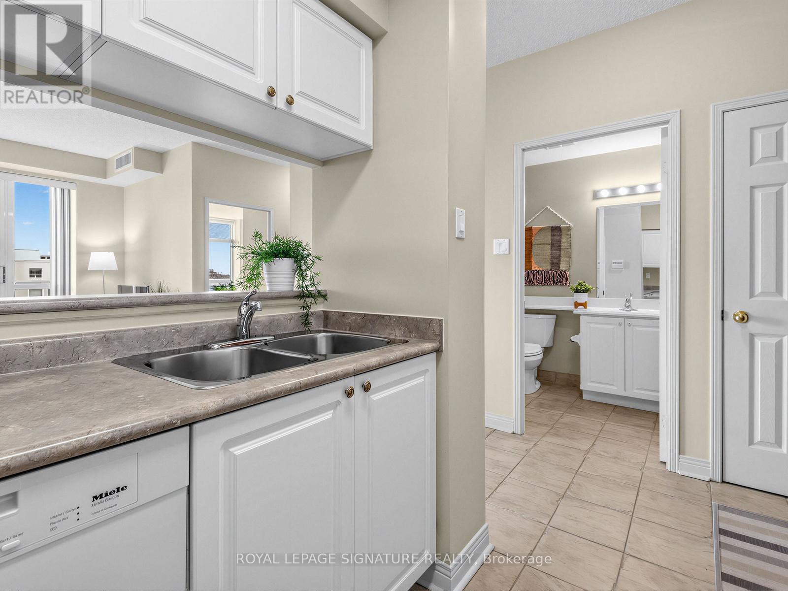 507 - 800 Sheppard Avenue W, Toronto, Ontario  M3H 6B4 - Photo 7 - C12899262