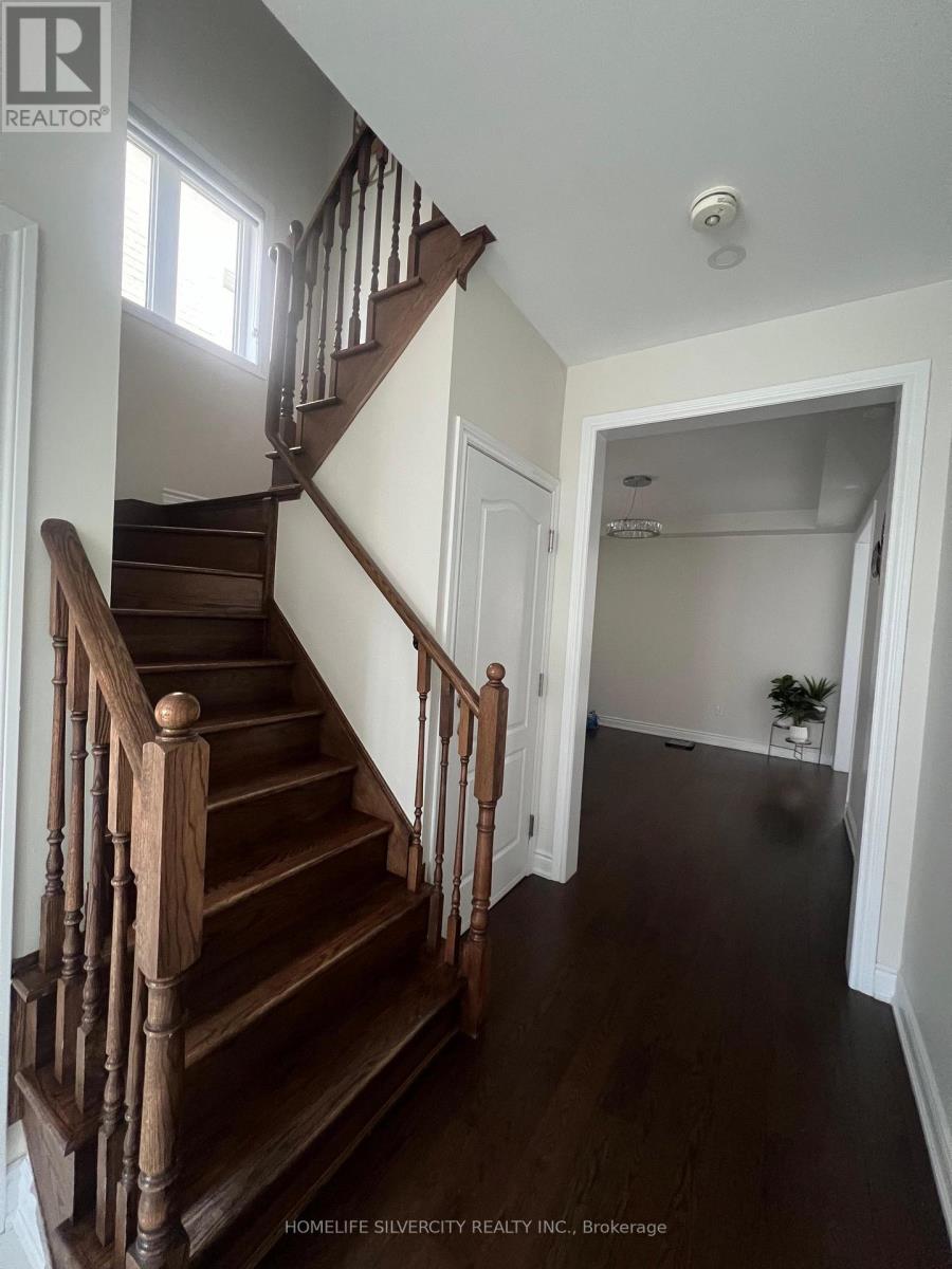 88 Roulette Crescent, Brampton, Ontario  L7A 4R6 - Photo 9 - W12907476