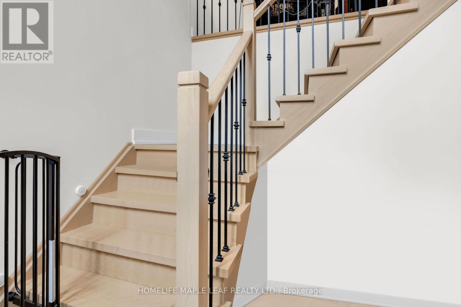 2070 Shady Glen Road, Oakville, Ontario  L6M 3P1 - Photo 15 - W12907480