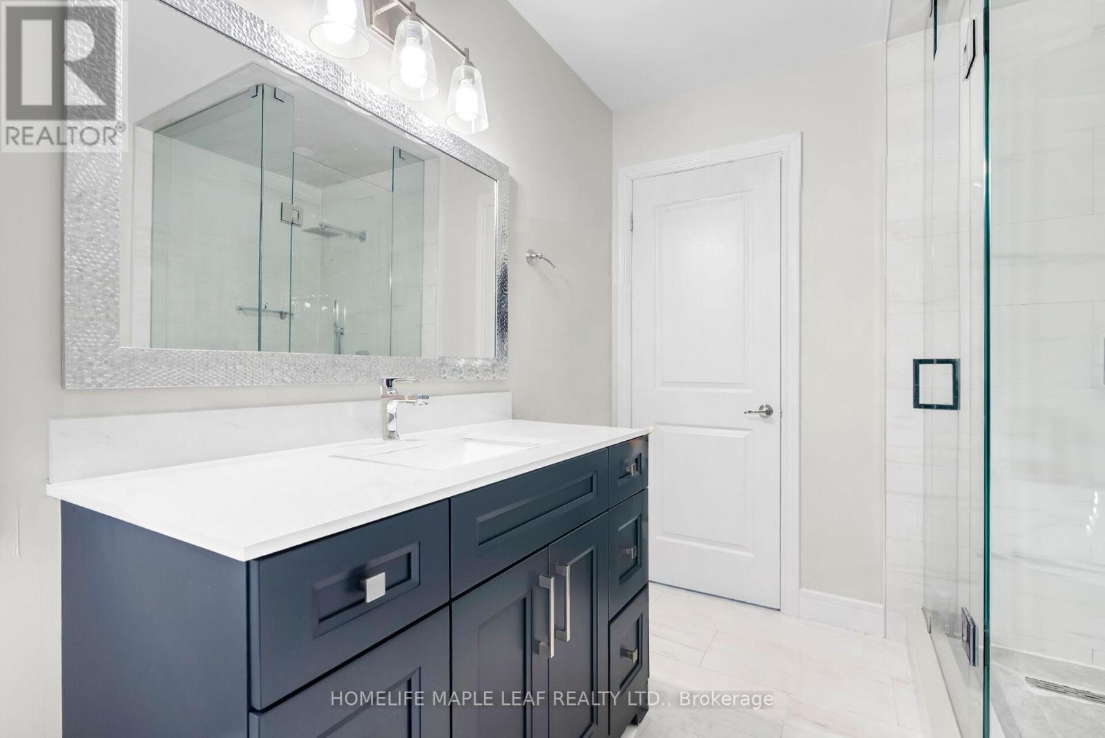 2070 Shady Glen Road, Oakville, Ontario  L6M 3P1 - Photo 19 - W12907480