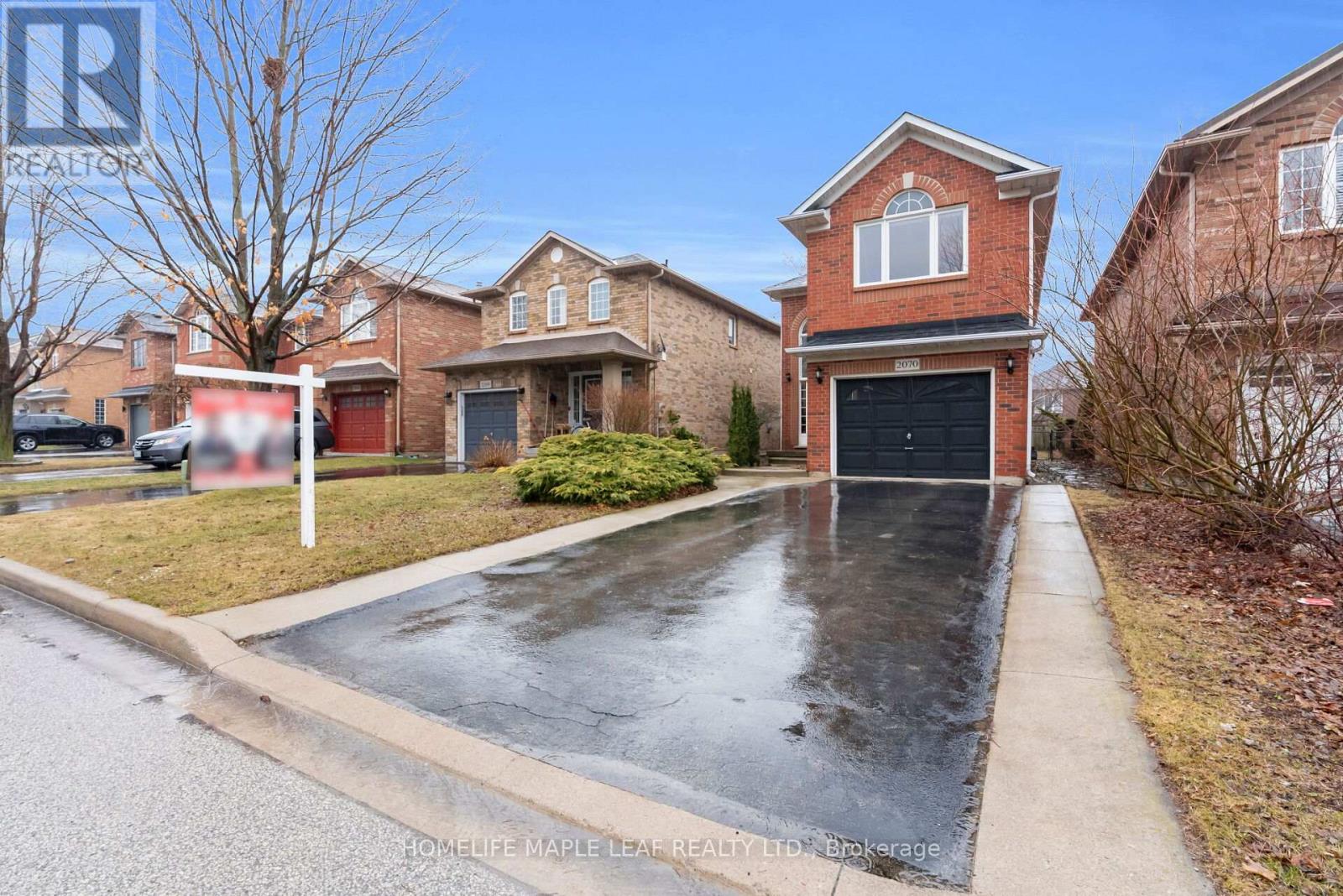 2070 Shady Glen Road, Oakville, Ontario  L6M 3P1 - Photo 4 - W12907480