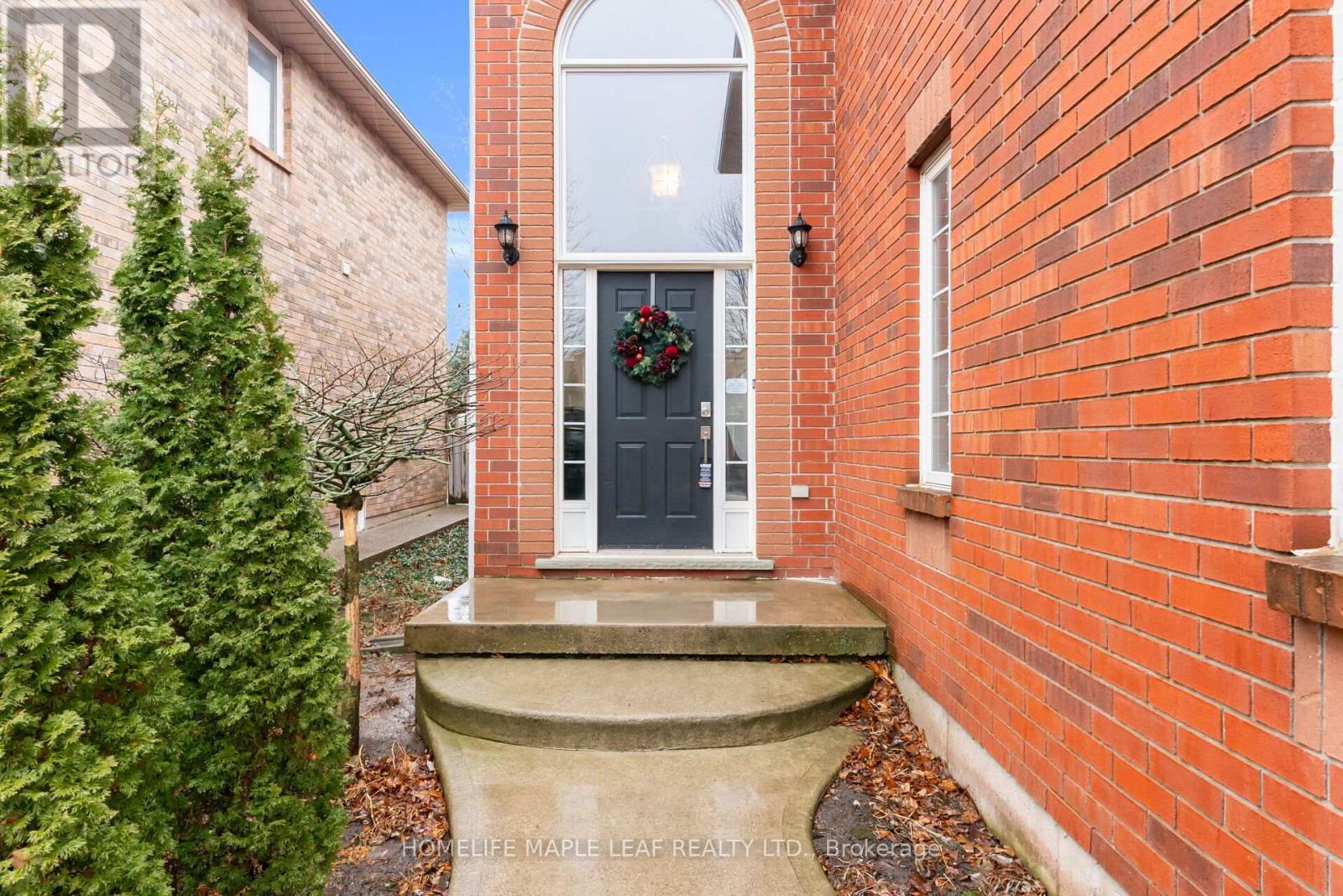 2070 Shady Glen Road, Oakville, Ontario  L6M 3P1 - Photo 5 - W12907480