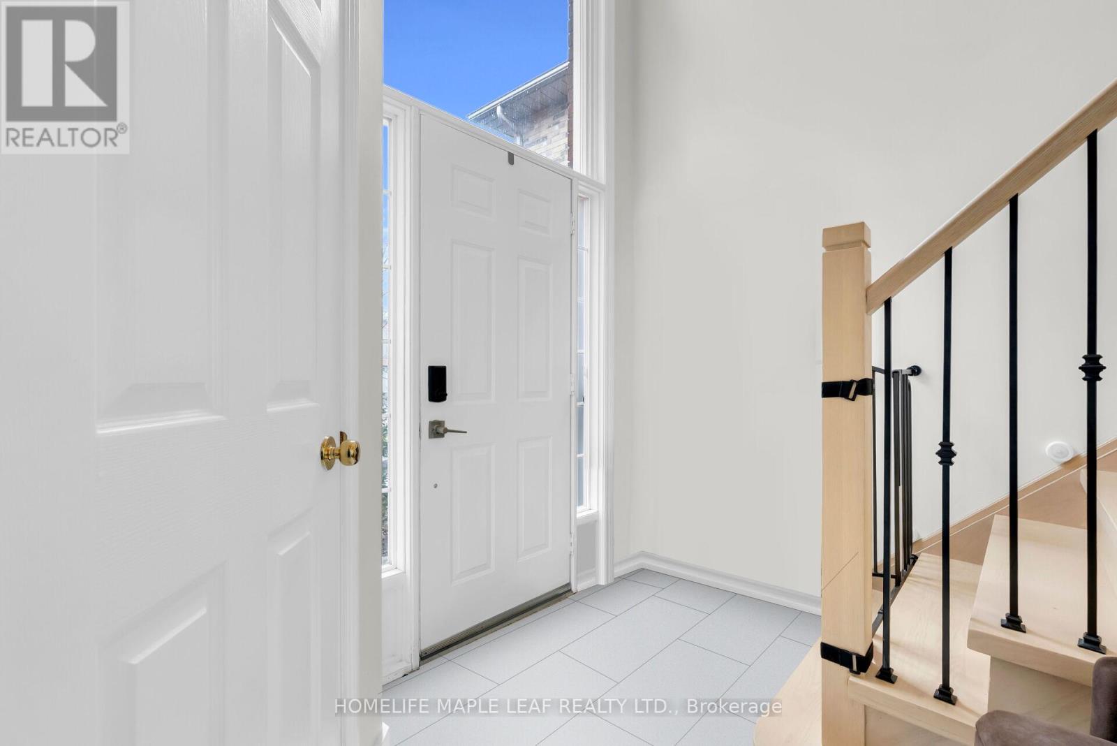 2070 Shady Glen Road, Oakville, Ontario  L6M 3P1 - Photo 6 - W12907480