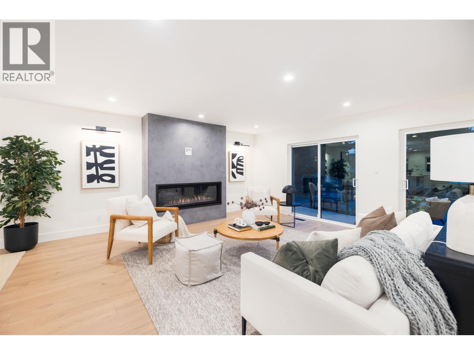 2654 Masefield Road, North Vancouver, British Columbia V7K 1Z9 - Photo 4 - R3083285