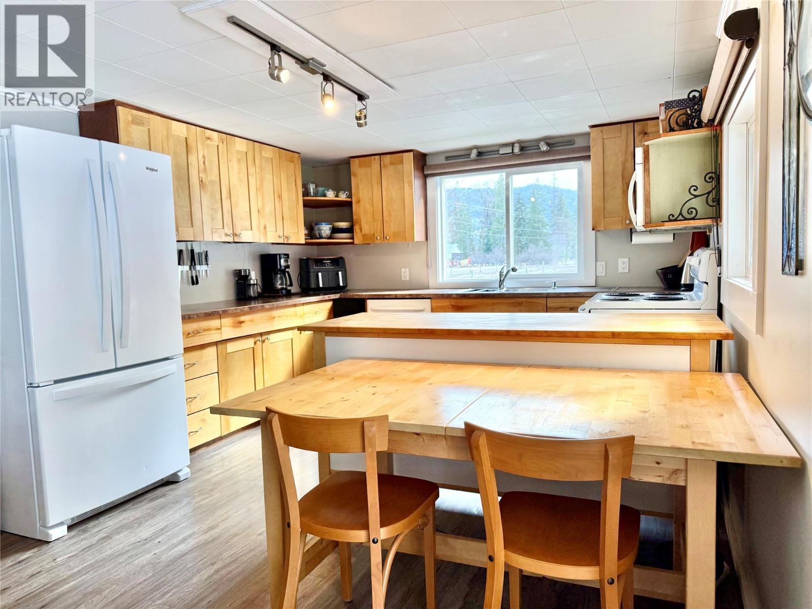 12451 Brown Creek Road, Grand Forks, British Columbia  V0H 1H8 - Photo 9 - 10379628