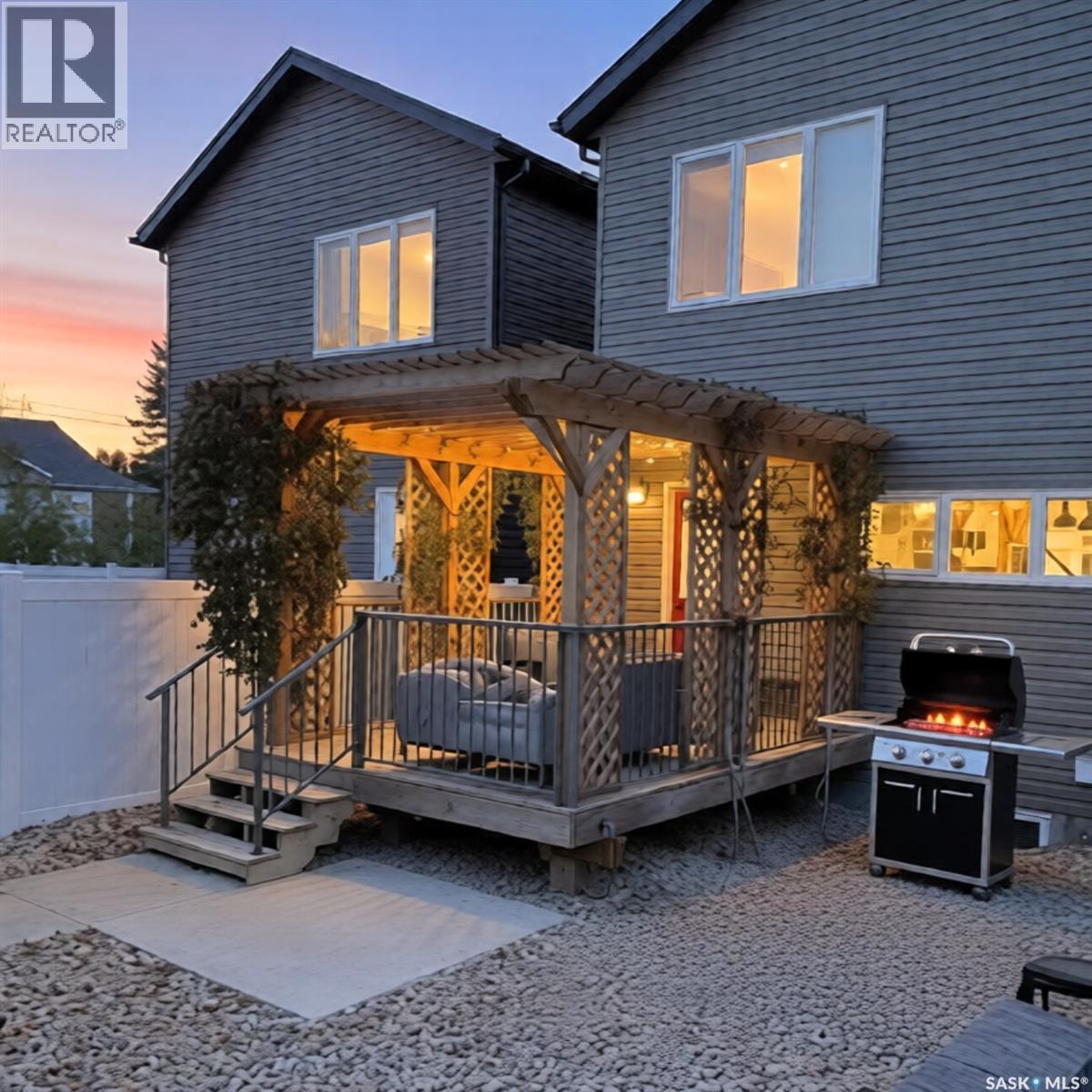 1037 3rd Street E, Saskatoon, Saskatchewan  S7H 1M8 - Photo 3 - SK031013