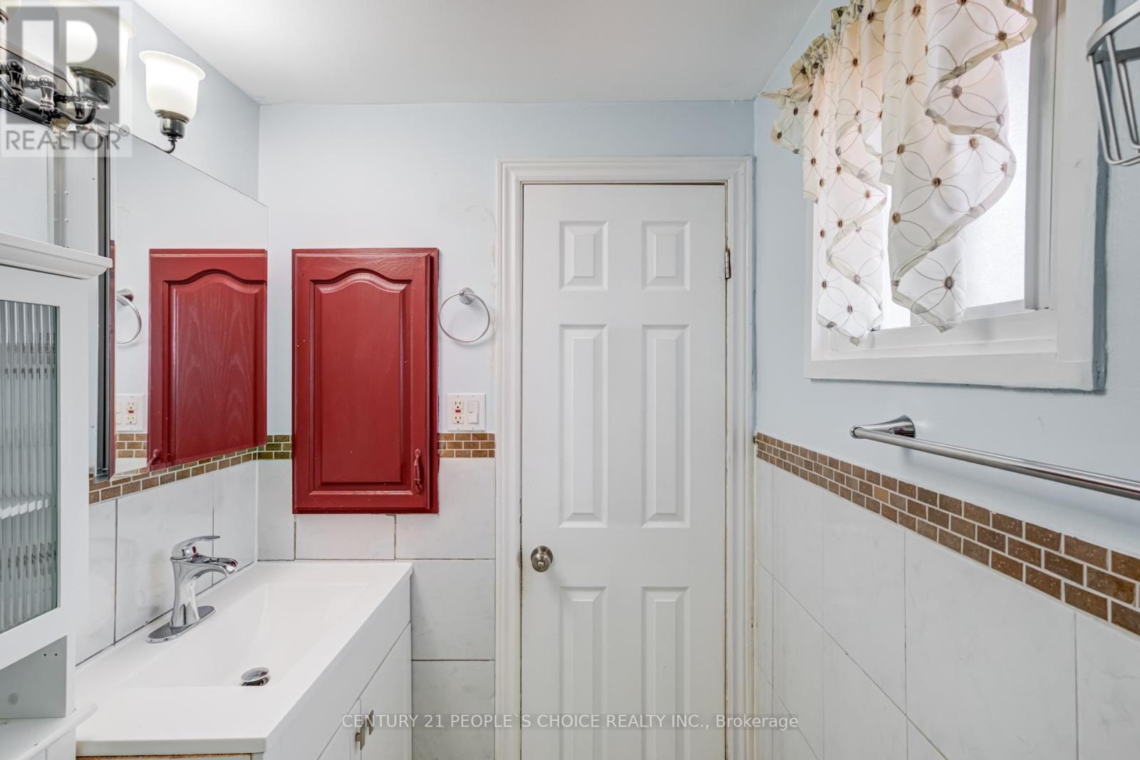 18 Hernon Court, Brampton, Ontario  L6S 2B9 - Photo 21 - W12844698