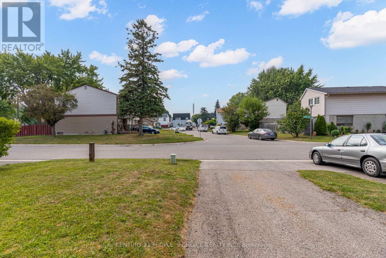 18 Hernon Court, Brampton, Ontario  L6S 2B9 - Photo 3 - W12844698