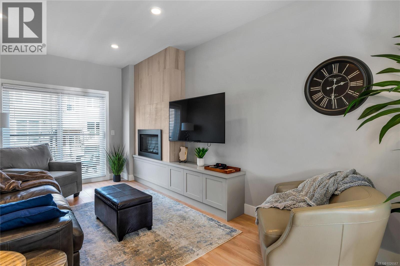 13 4355 Viewmont Ave, Saanich, British Columbia V8Z 5K8 - Photo 6 - 1026567