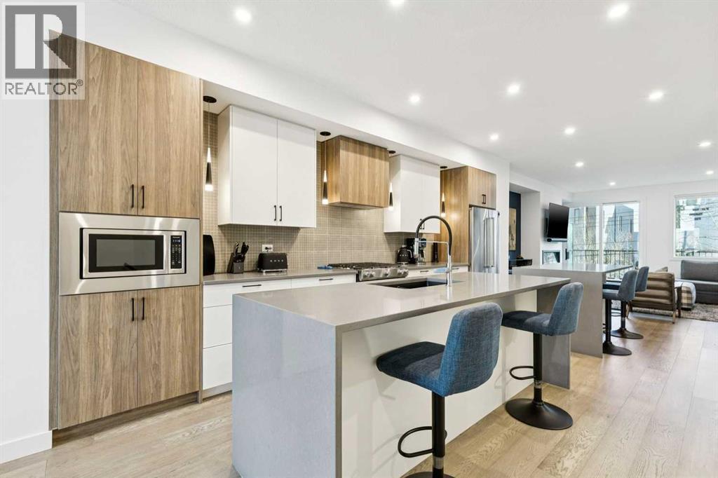 2106 17a Street Sw, Calgary, Alberta  T2T 4R8 - Photo 5 - A2294502