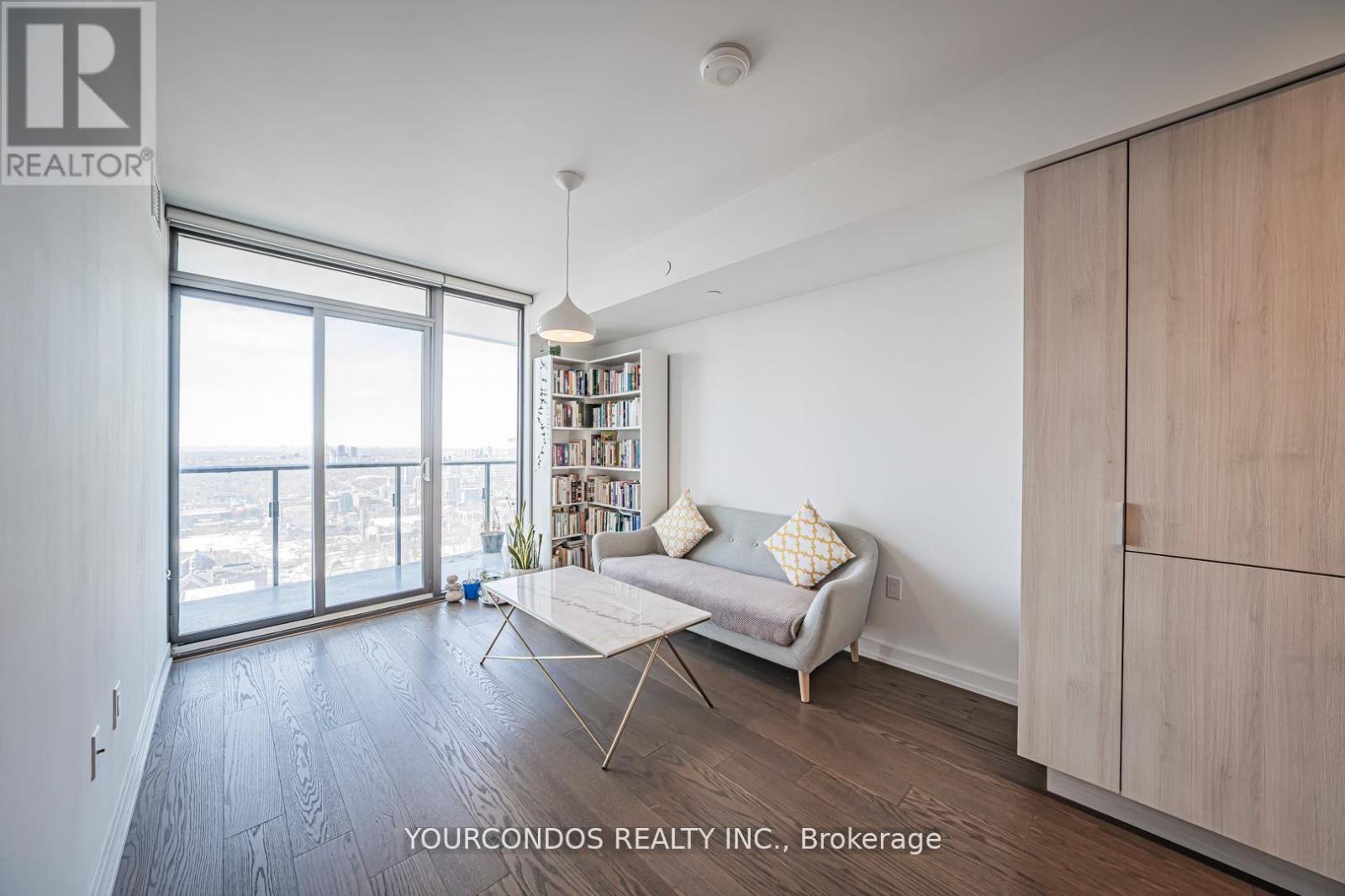4206 - 11 Wellesley Street W, Toronto, Ontario  M4Y 0G4 - Photo 17 - C12907500
