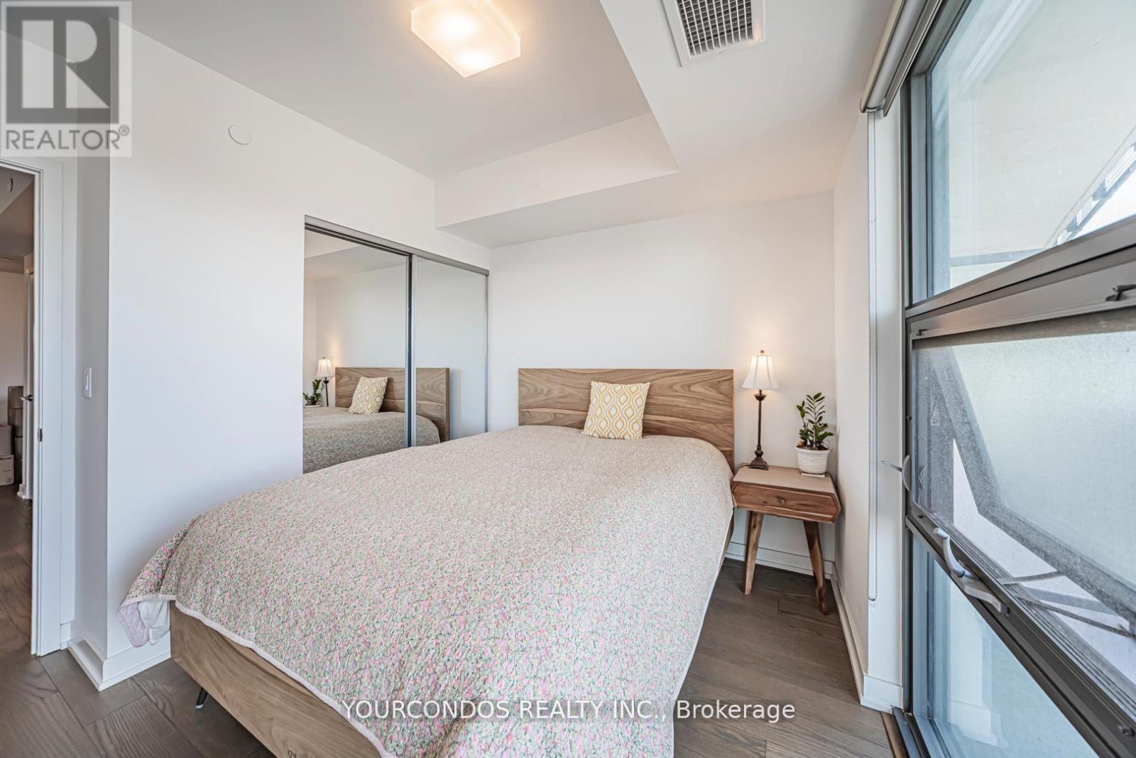 4206 - 11 Wellesley Street W, Toronto, Ontario  M4Y 0G4 - Photo 28 - C12907500