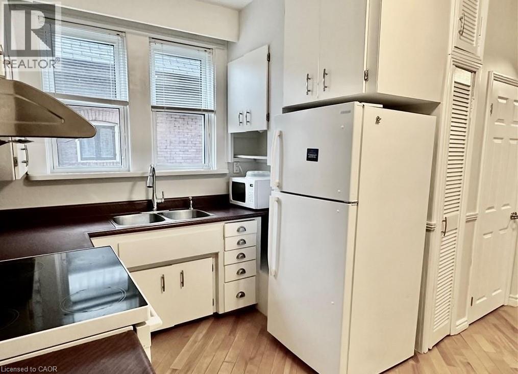 220 Maplewood Avenue Unit# 1, Hamilton, Ontario  L8M 1X8 - Photo 8 - 40813030