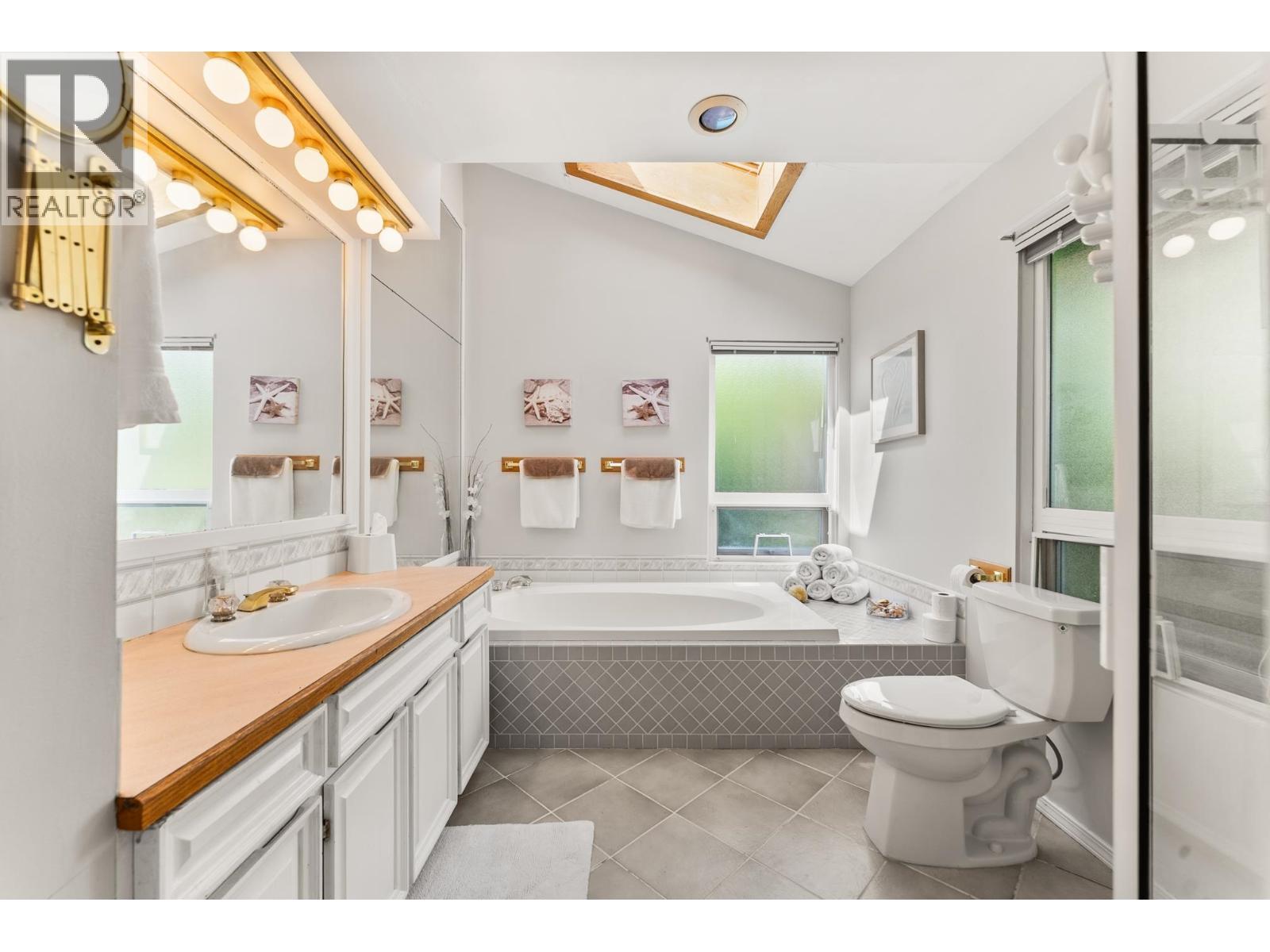 1110 Pacific Drive, Delta, British Columbia  V4M 2K5 - Photo 16 - R3070615