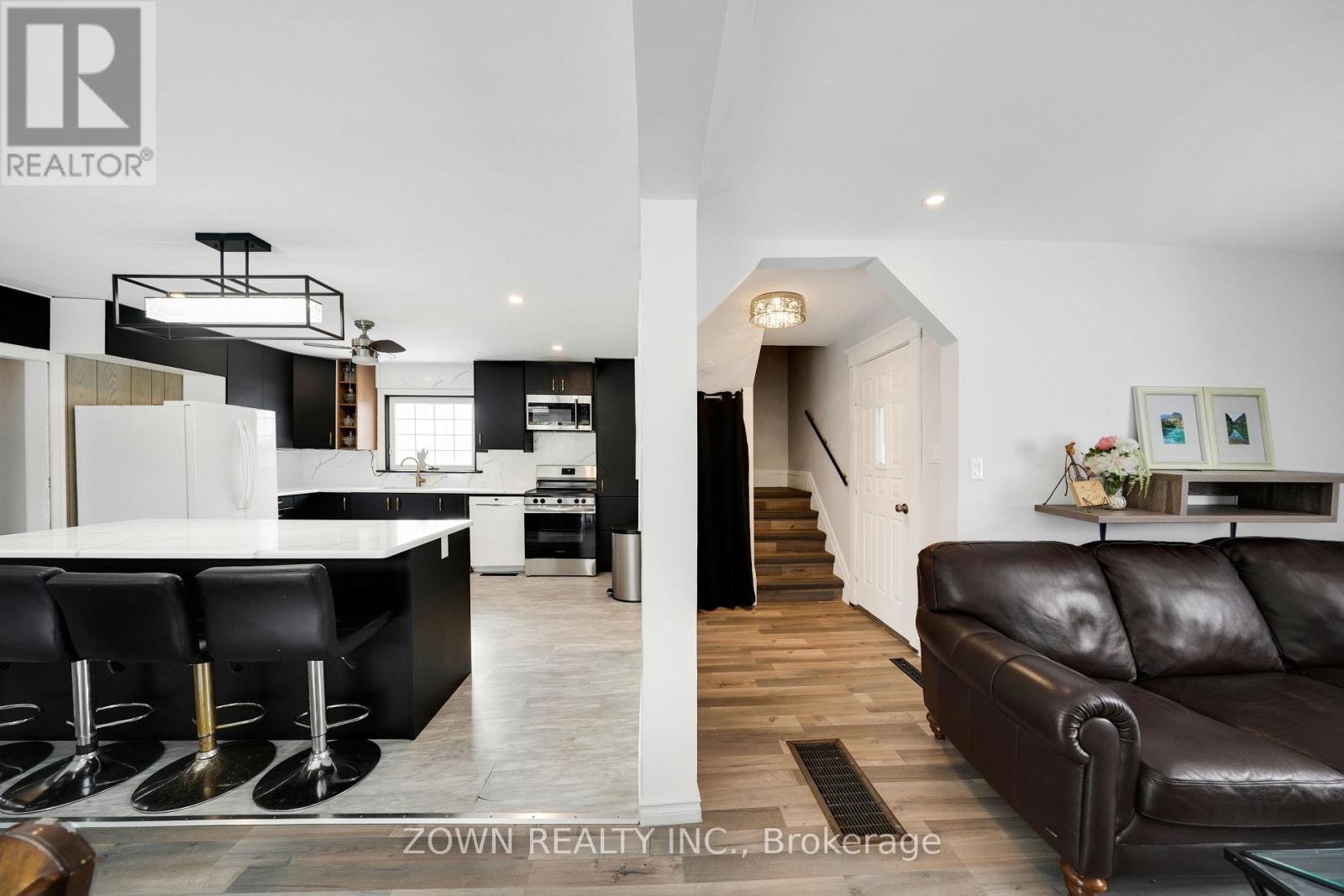 28 Prince Street W, Kawartha Lakes, Ontario  K0M 1A0 - Photo 21 - X12907494