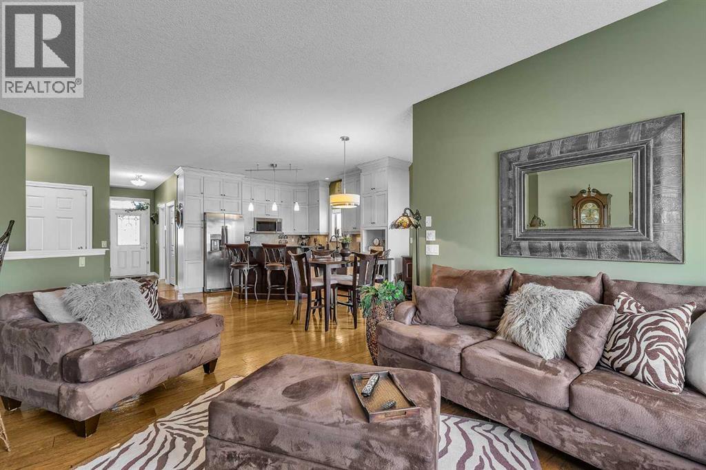 117 River Heights View, Cochrane, Alberta  T4C 0E6 - Photo 19 - A2295228