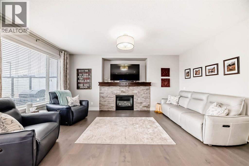 12 Emberside Glen, Cochrane, Alberta  T4C 2L6 - Photo 17 - A2279826