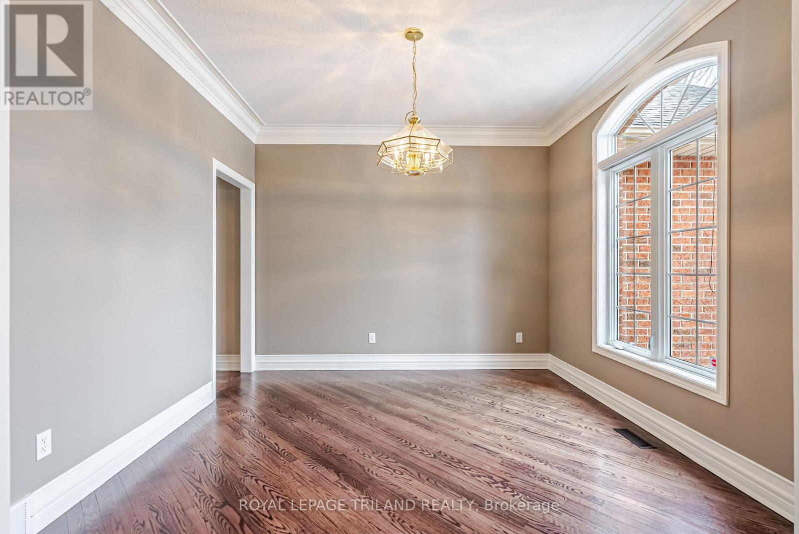 43 Pinehurst Drive, Thames Centre, Ontario N0L 1G2 - Photo 11 - X12899386