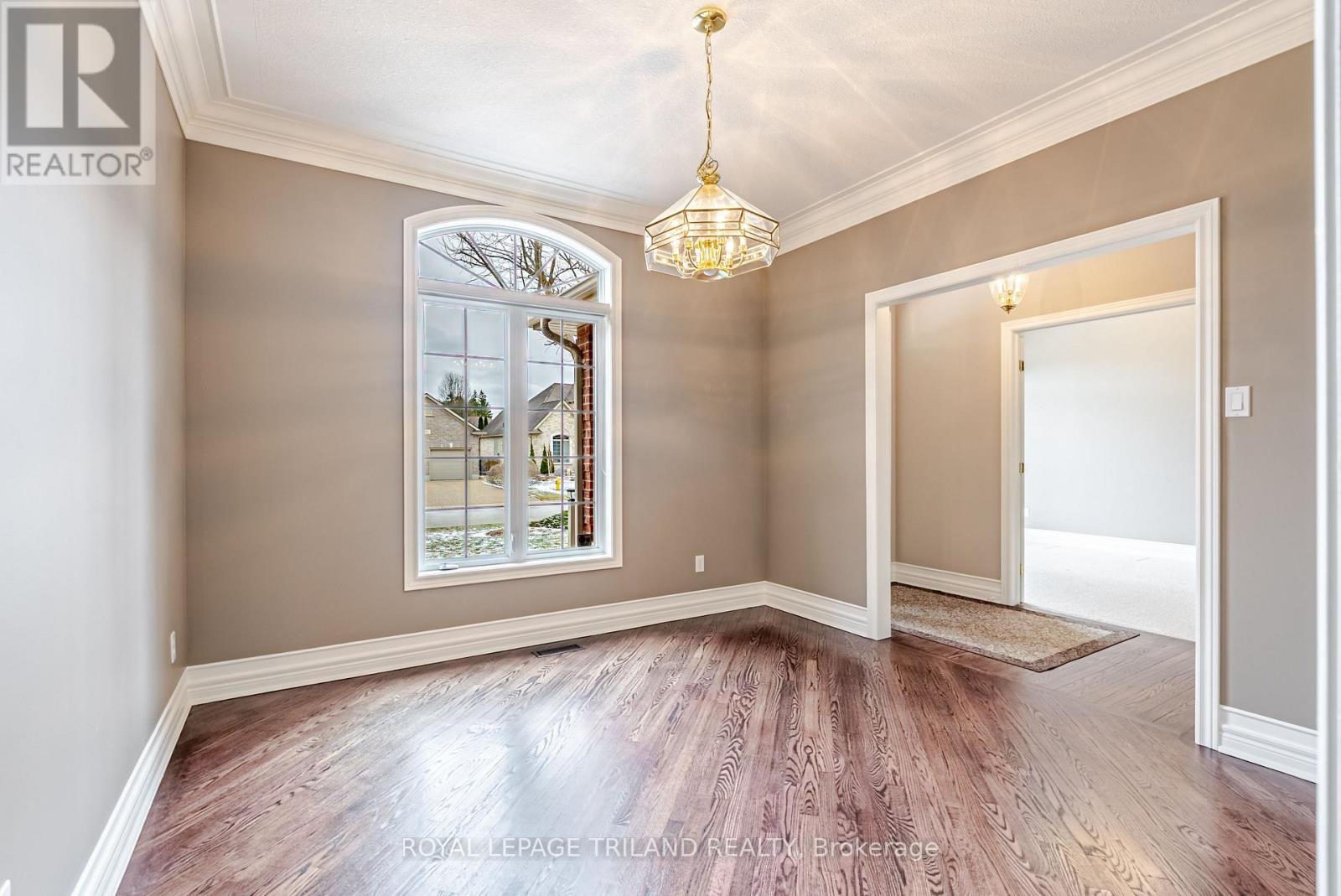 43 Pinehurst Drive, Thames Centre, Ontario N0L 1G2 - Photo 13 - X12899386