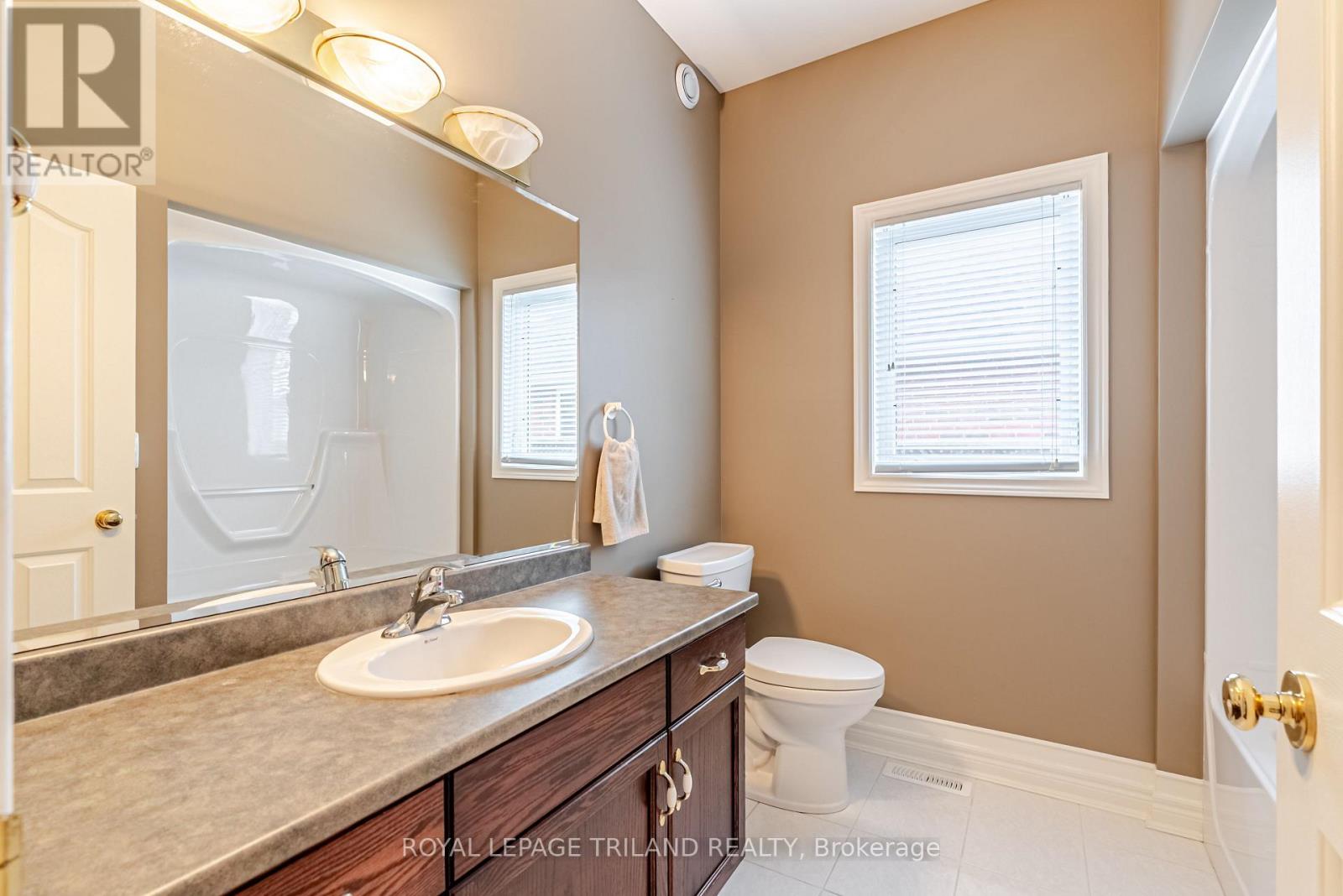 43 Pinehurst Drive, Thames Centre, Ontario N0L 1G2 - Photo 31 - X12899386