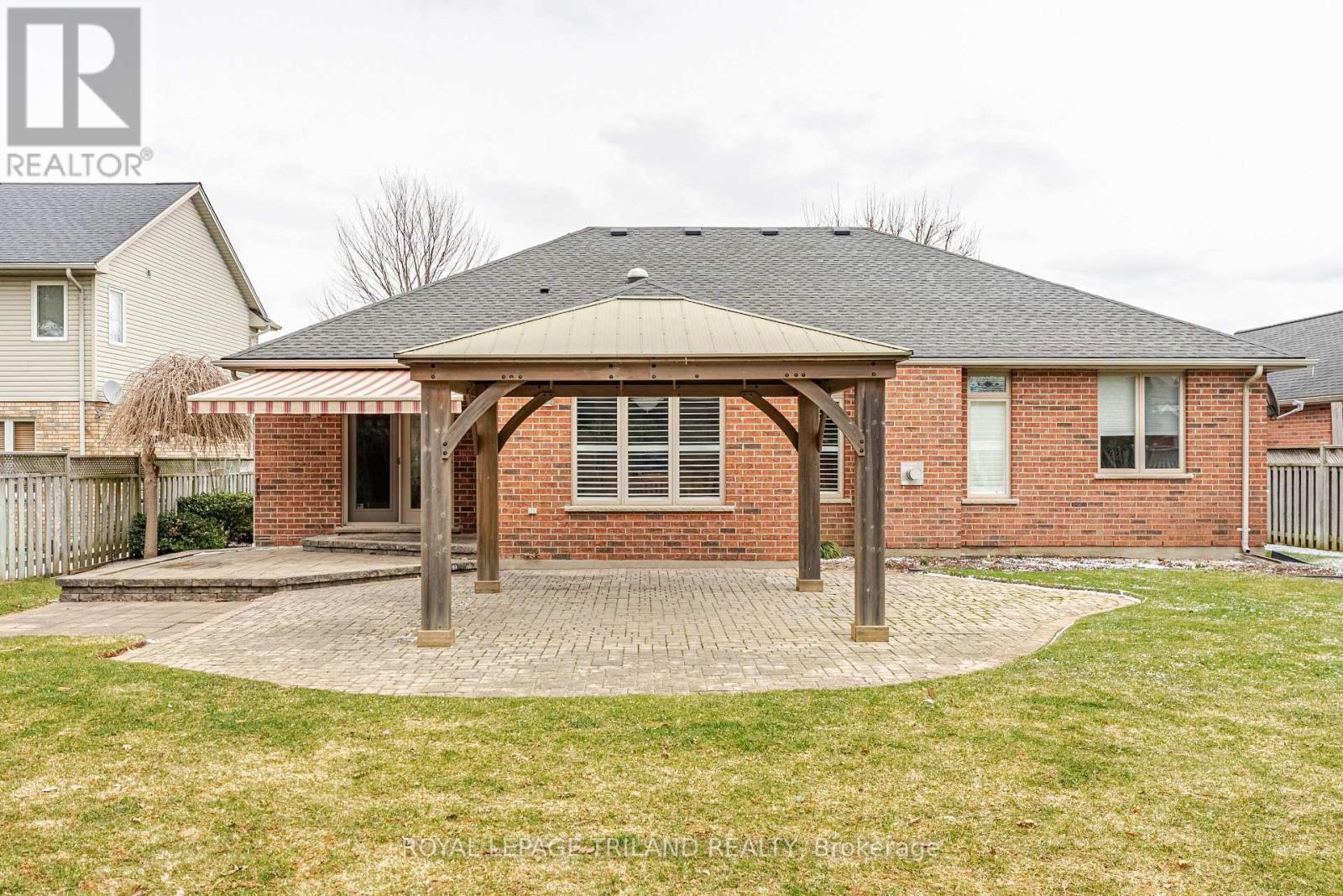 43 Pinehurst Drive, Thames Centre, Ontario N0L 1G2 - Photo 47 - X12899386